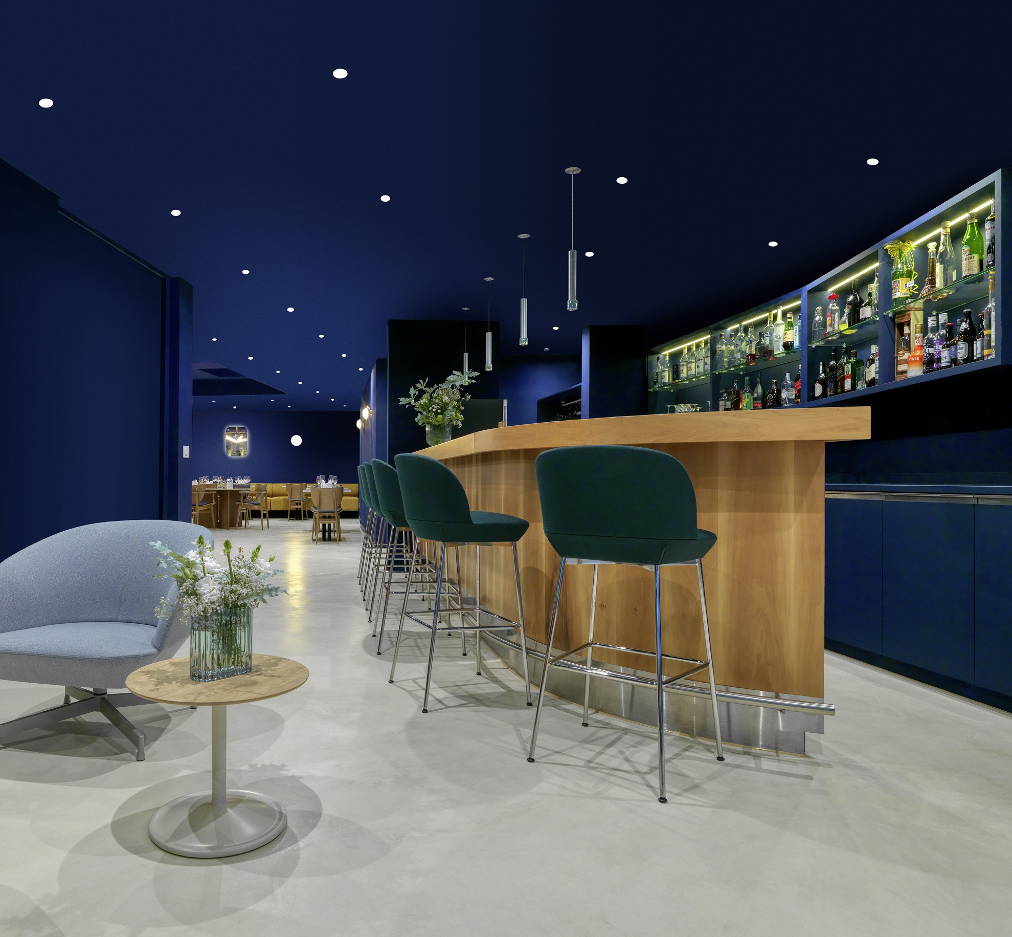 tomas-Hotel Eastside - Restaurant Hotel Eastside Blick auf die Bar