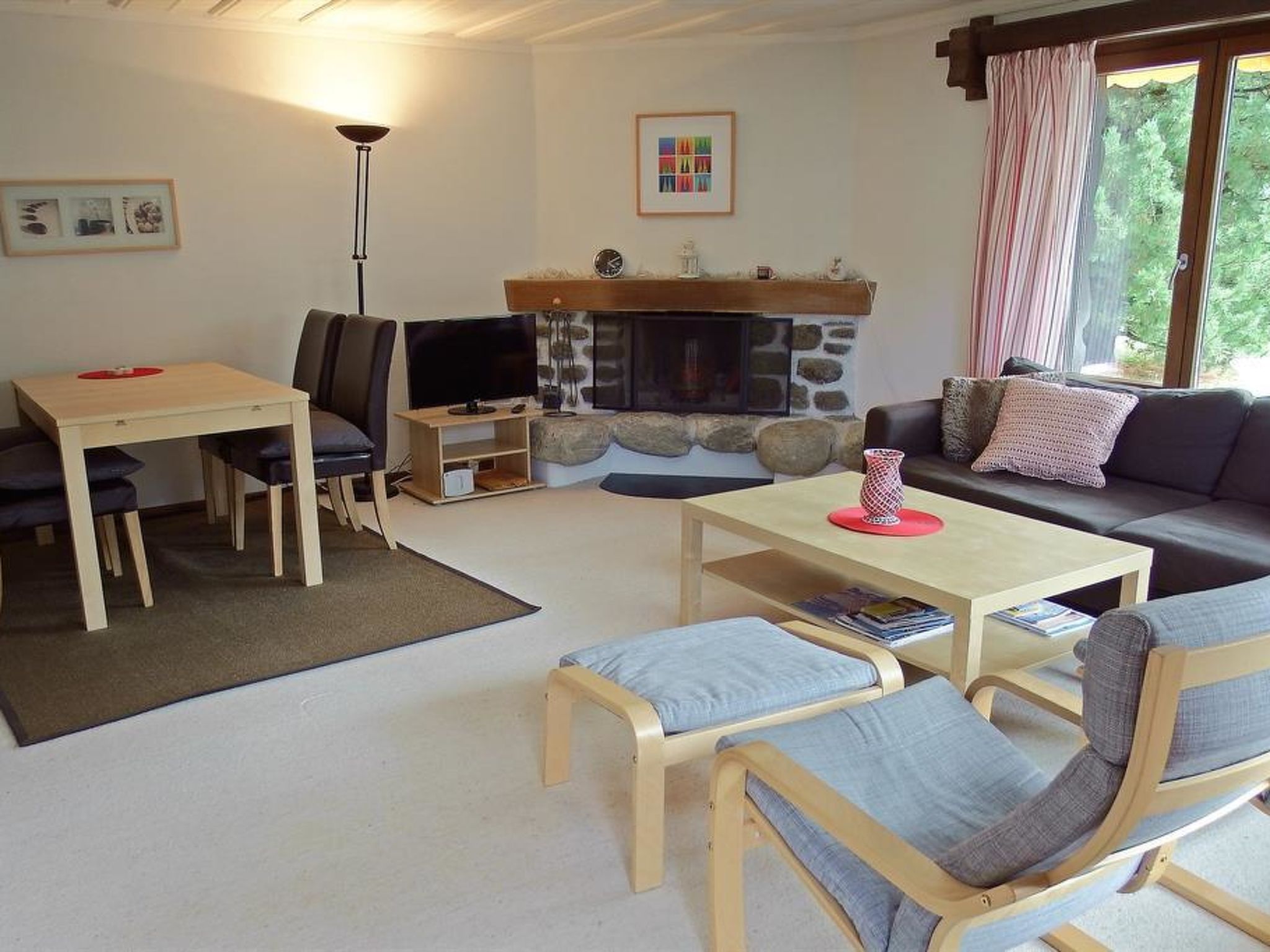 interhome-Hus Radaz EG Appartement/Fewo, Dusche oder Bad, WC 2½-Zimmerwohnung