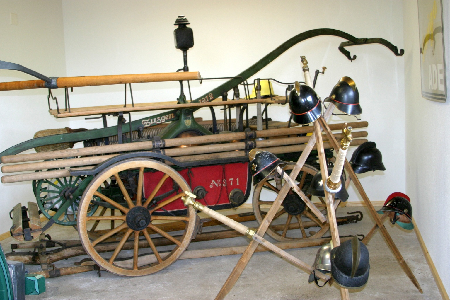 Feuerwehrschaufenster Zuzgen