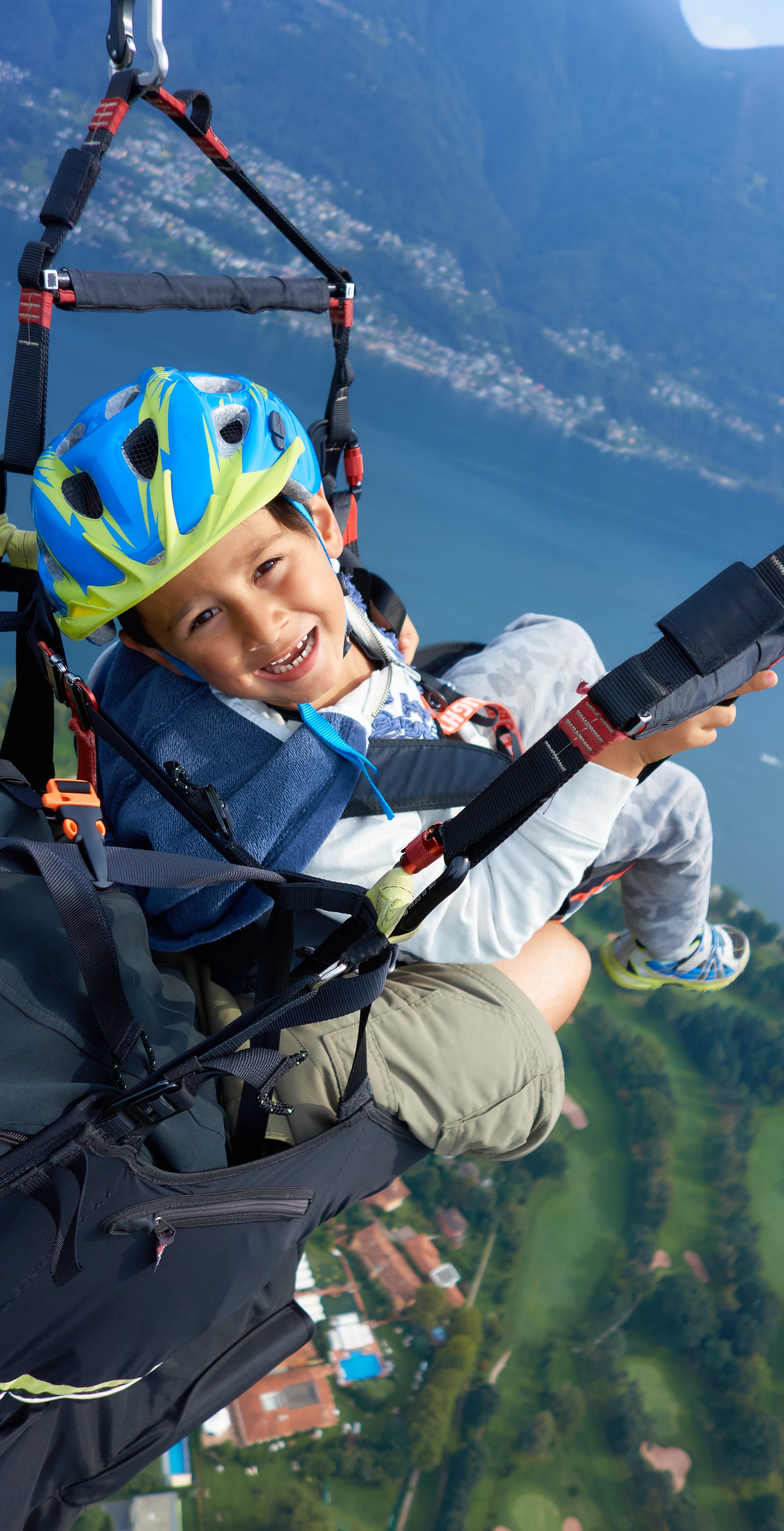 Mit dem Gleitschirm sind auch Kinder ab 4 Jahre willkommen
