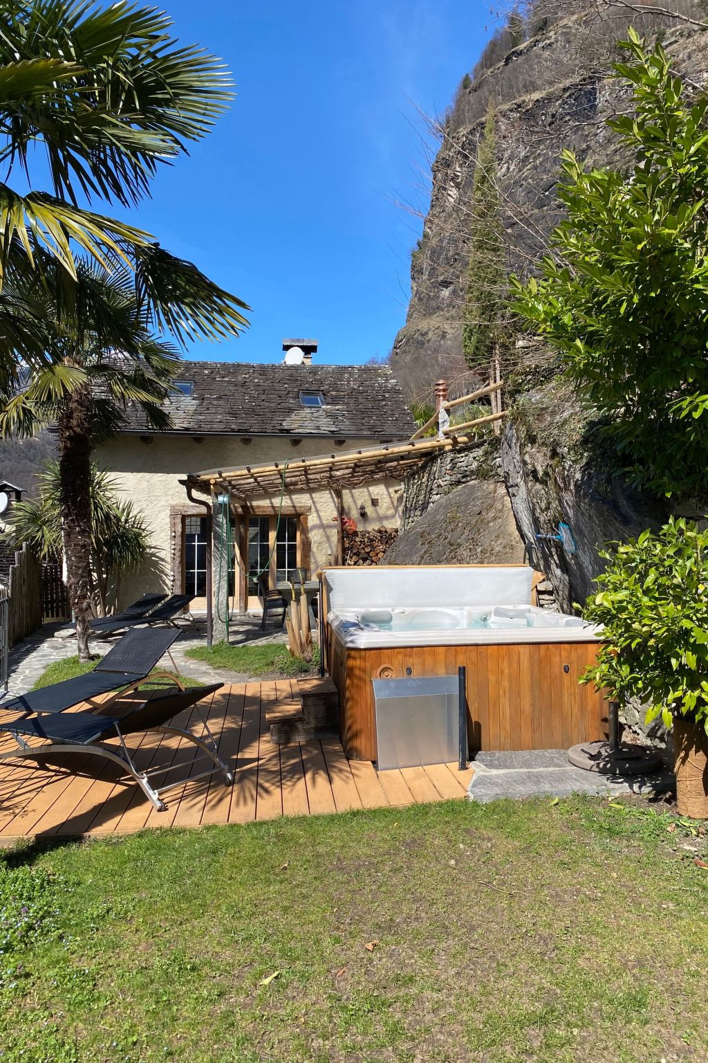 interhome-Top -Rustico mit Aussenwhirlpool beheizt und Sauna