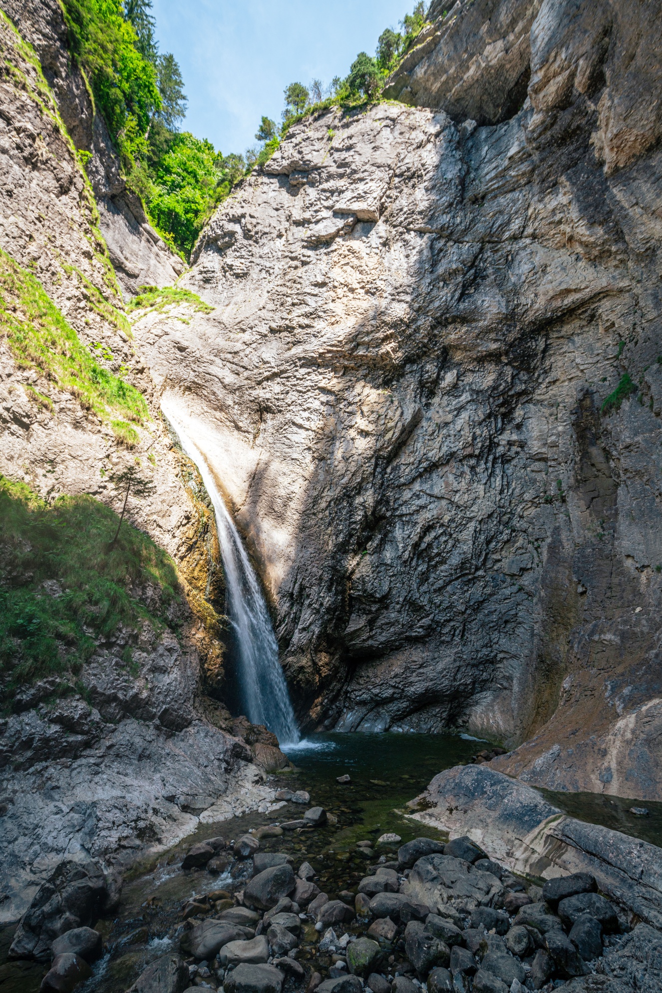 Cascata e ponte sospeso di Chessiloch