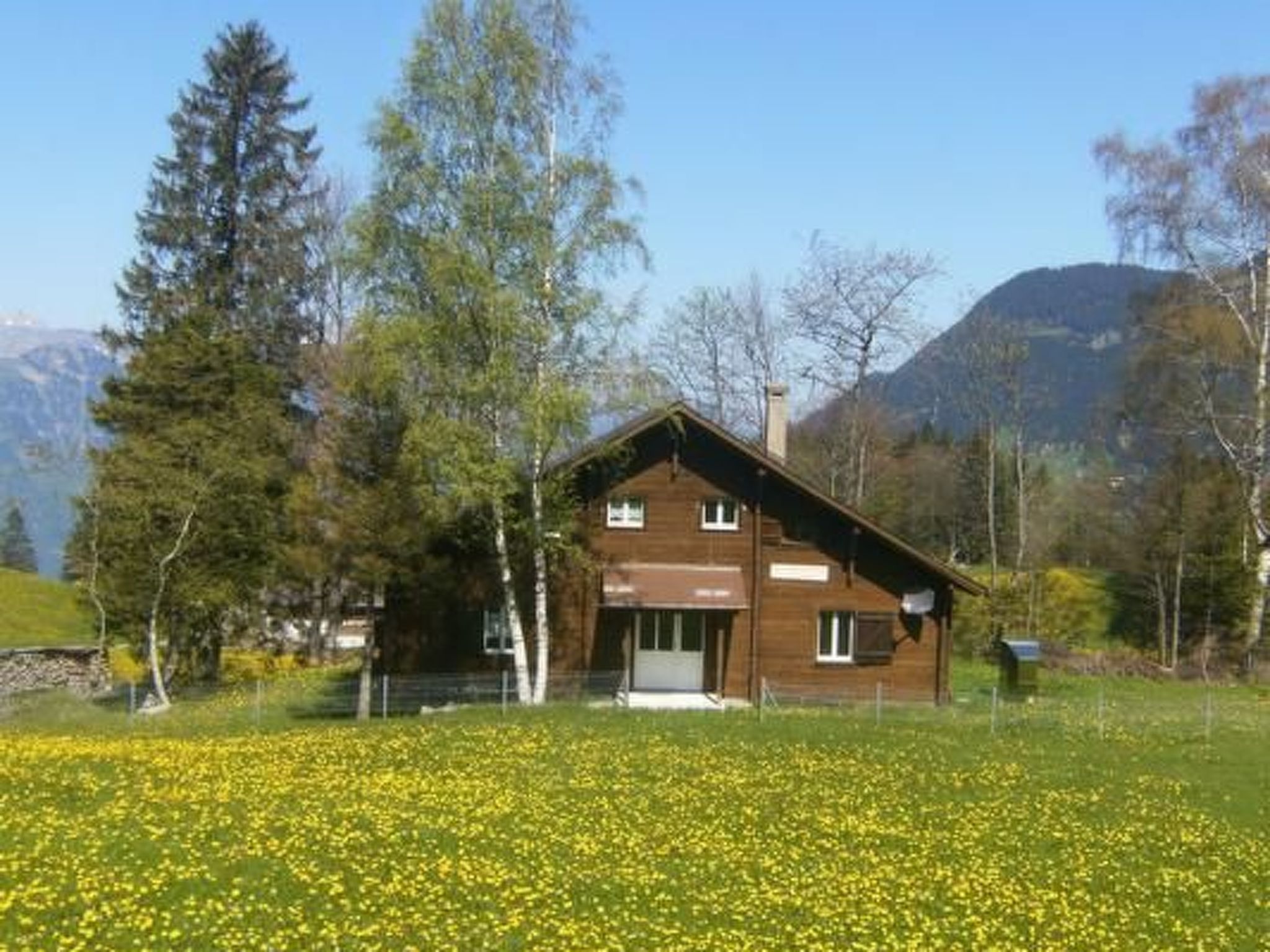 interhome-Ferien im grünen rechts