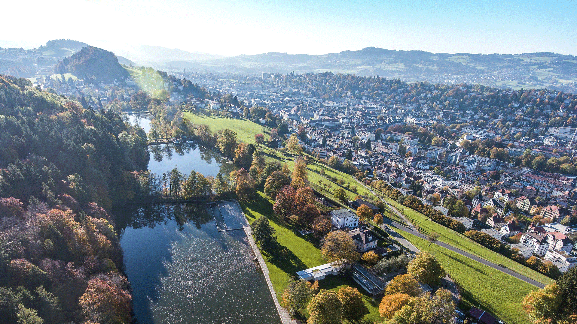 Blick über die Drei Weieren und die Stadt St. Gallen