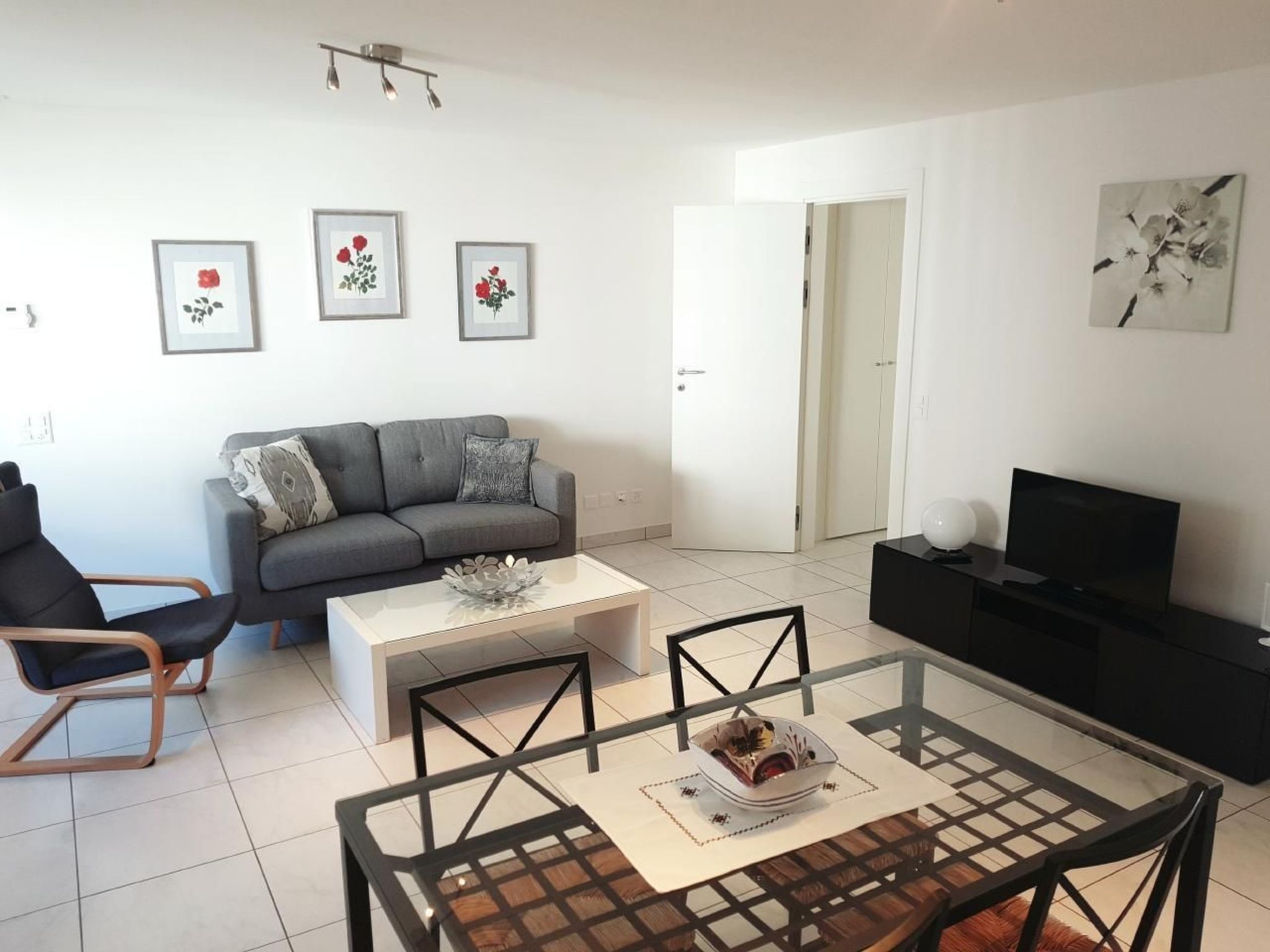 interhome-Residenza Vivian - Swan Lake Suite Apt. 304