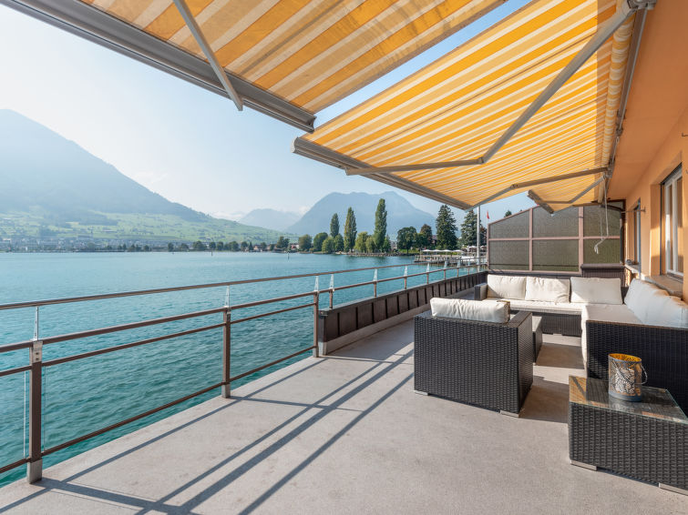 interhome-Seestern direkt am See