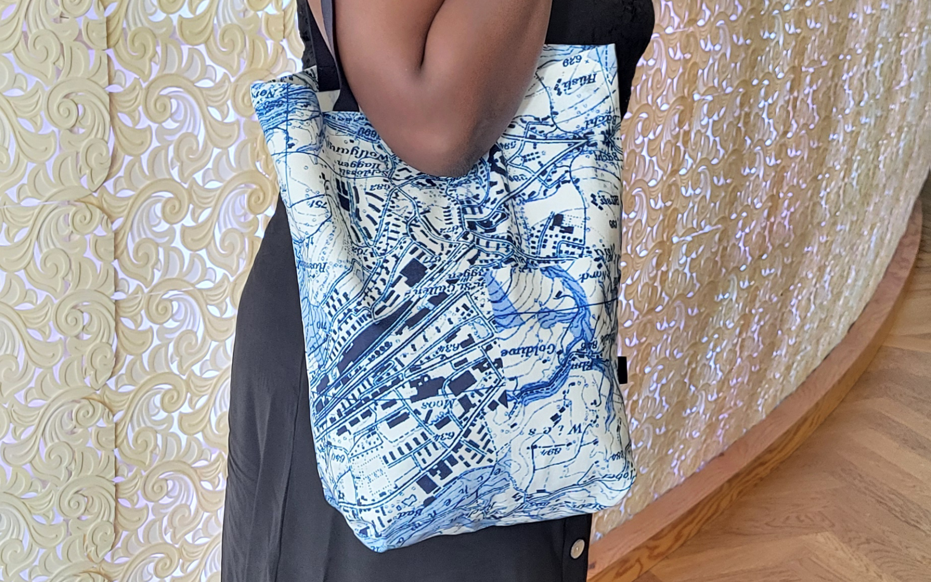 SGBT Akris Shopper