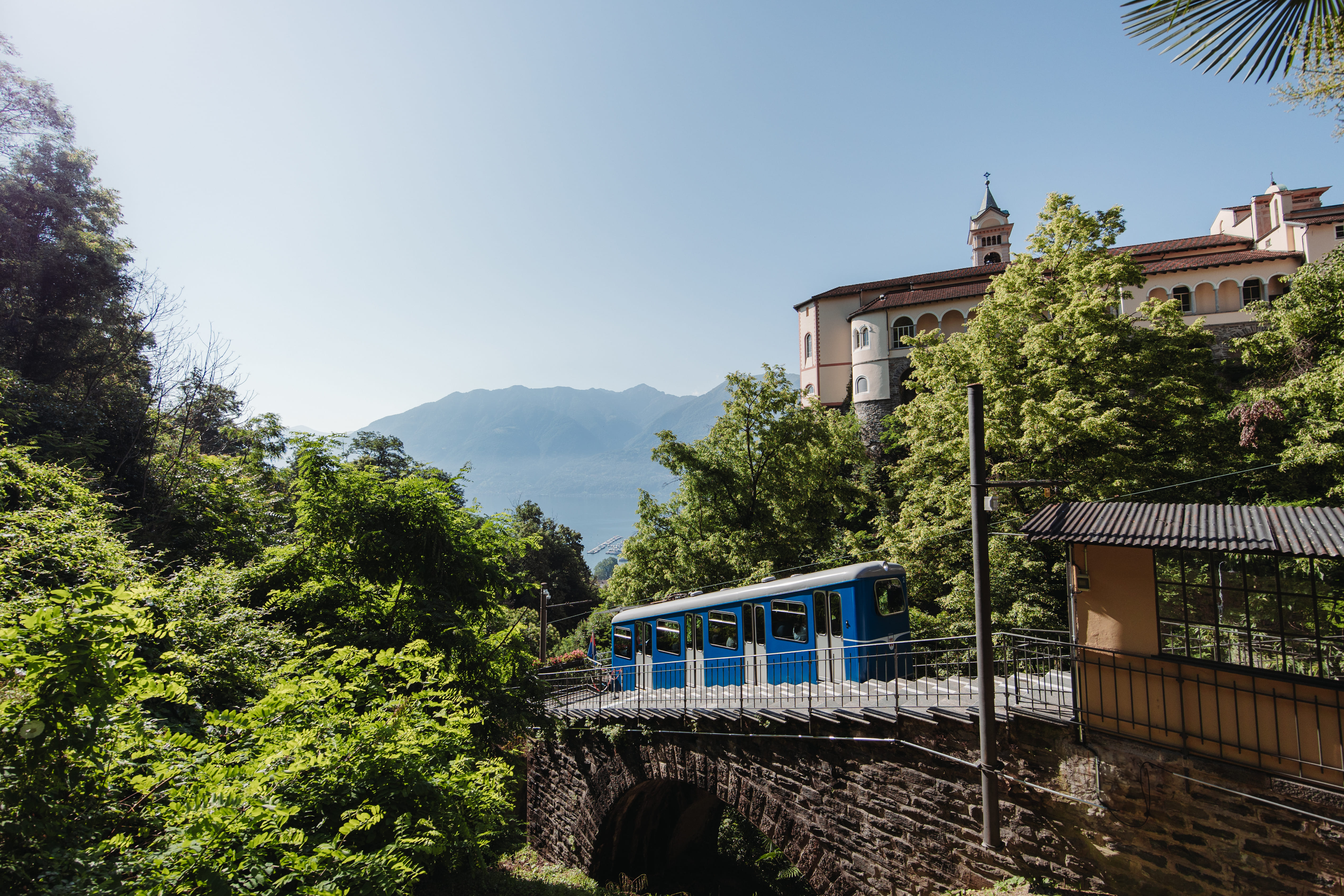 mys-Funicolare Locarno - Madonna del Sasso SA-Vista del Santuario