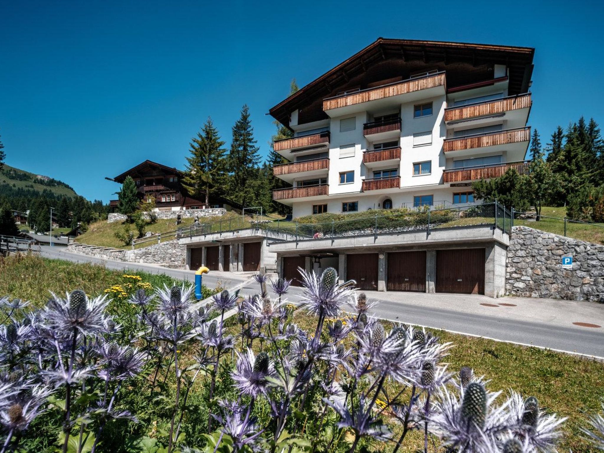 interhome-Casa Dschember 11 Appartement/Fewo, Bad, WC, 8-Bettwohnung