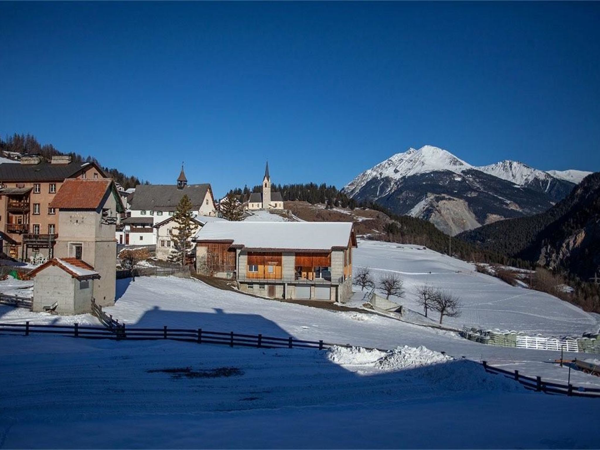 interhome-Tgesa Antgerna 1.OG Appartement/Fewo, Bad, WC, 2 Schlafräume