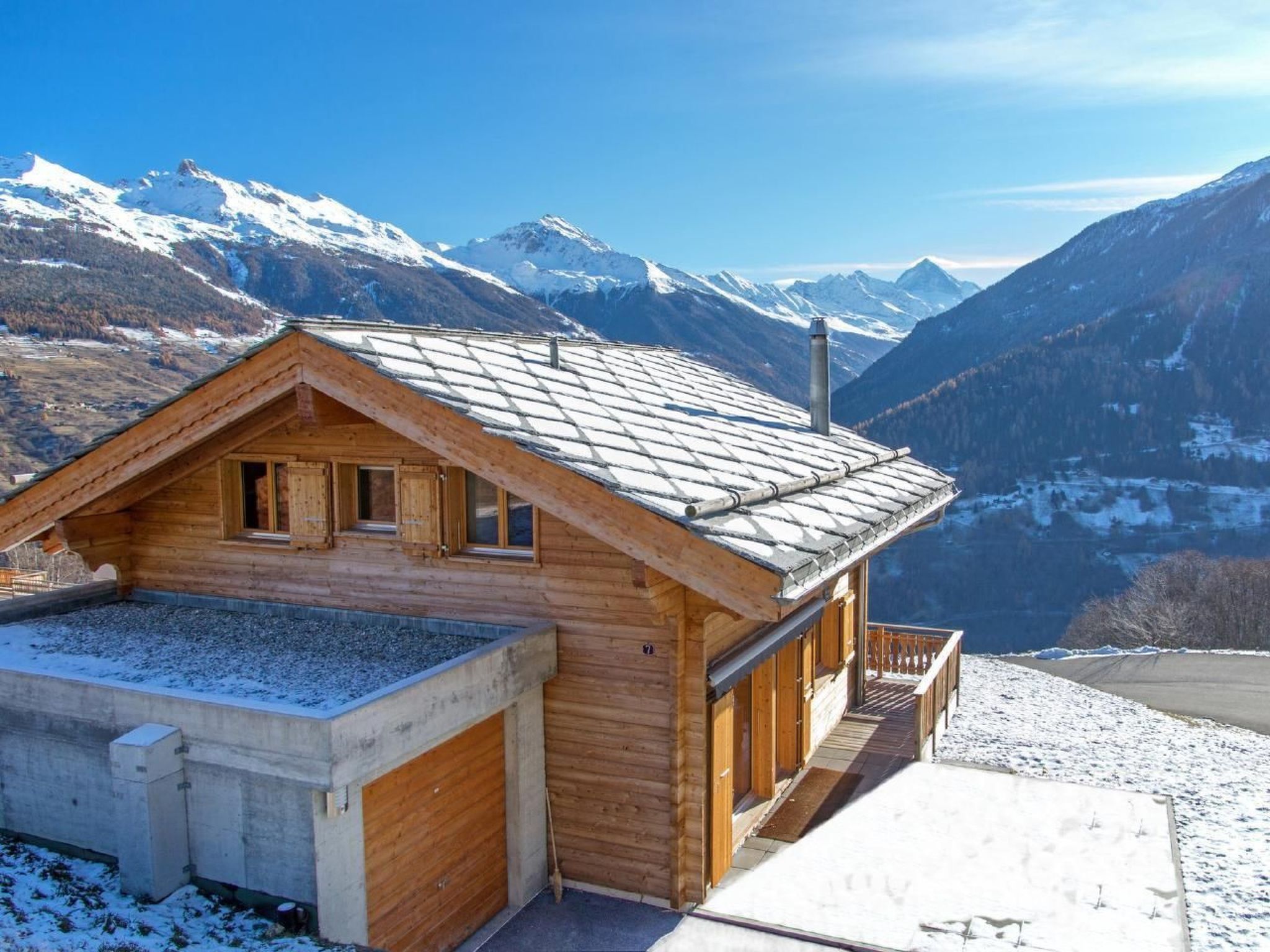 interhome-Chalet Falcons Nest