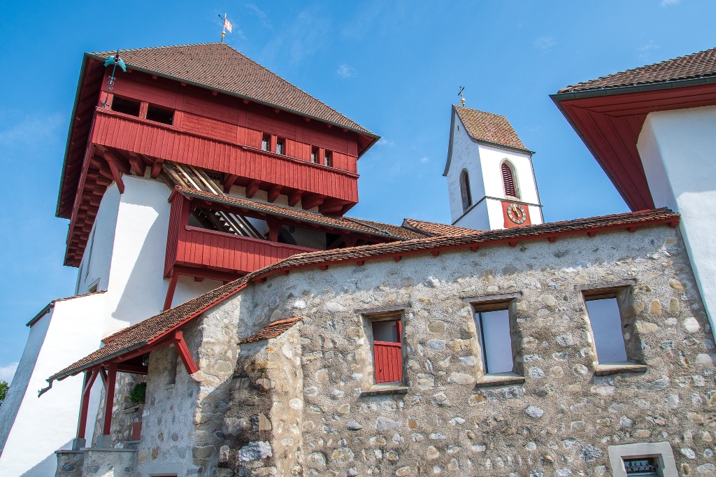 Historisches Kulturgut: Johanniterkommende und Turm Roten in Hohenrain im Luzerner Seetal