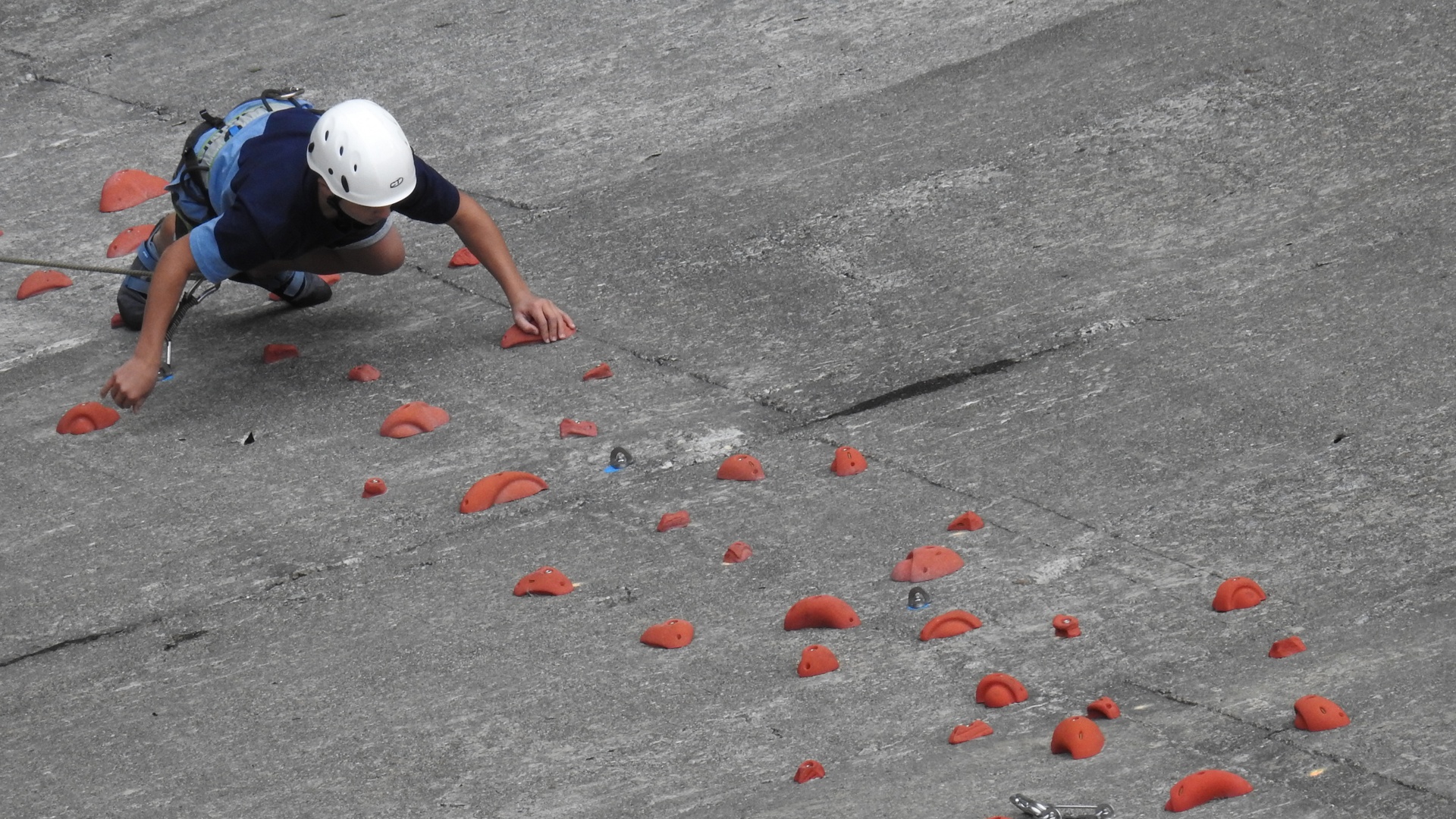 Arrampicata sulla diga del Sambuco