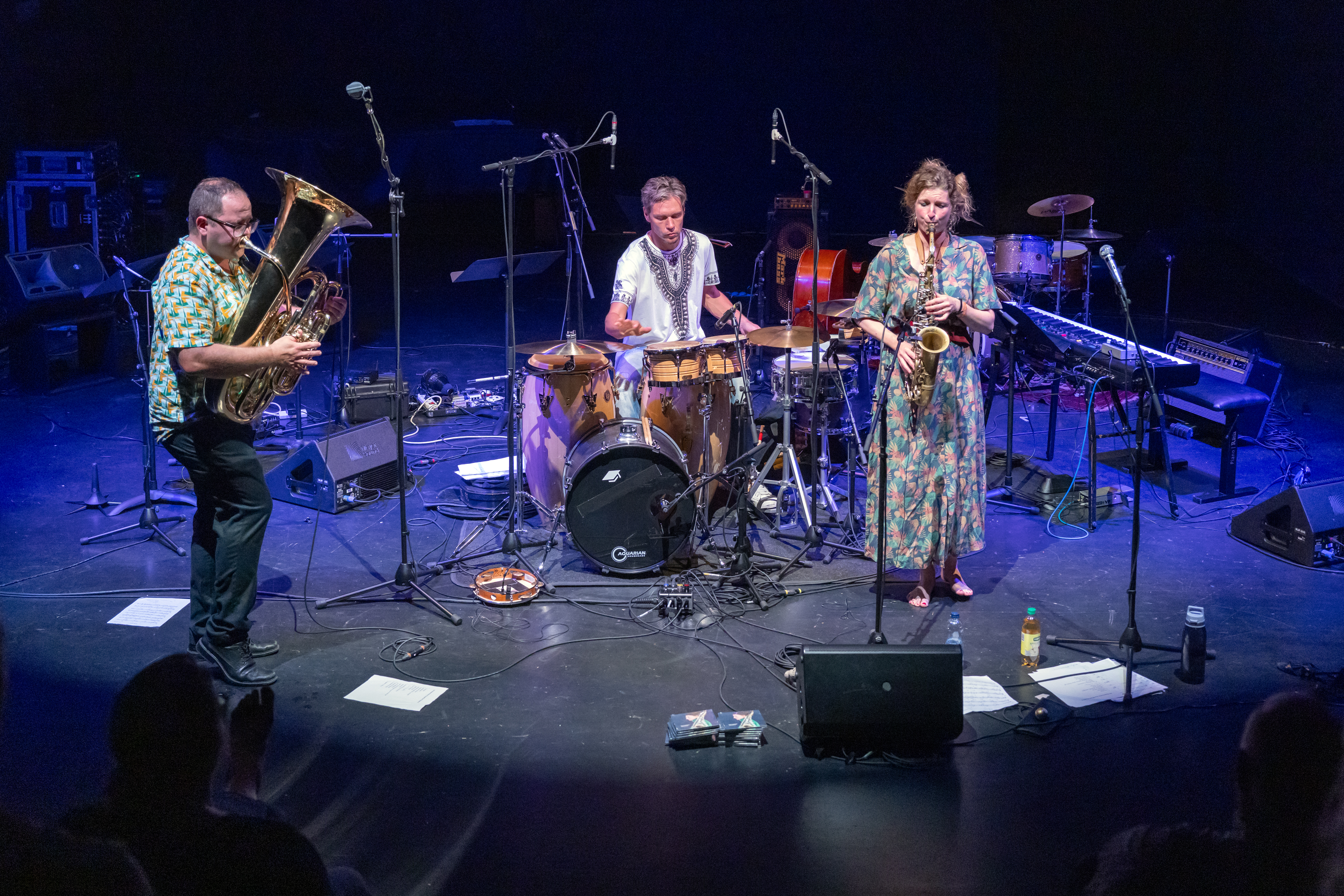 Farbenfrohes Key Visual für das 7. Jazz Chur Festival 2026 mit Textgestaltung und Collage einer Sängerin - Jazz-Event in Chur vom 2. bis 6. September 20256
