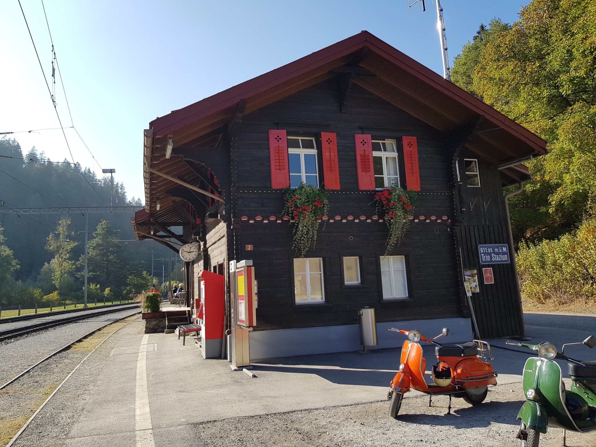 E-bike charging station Trin Station