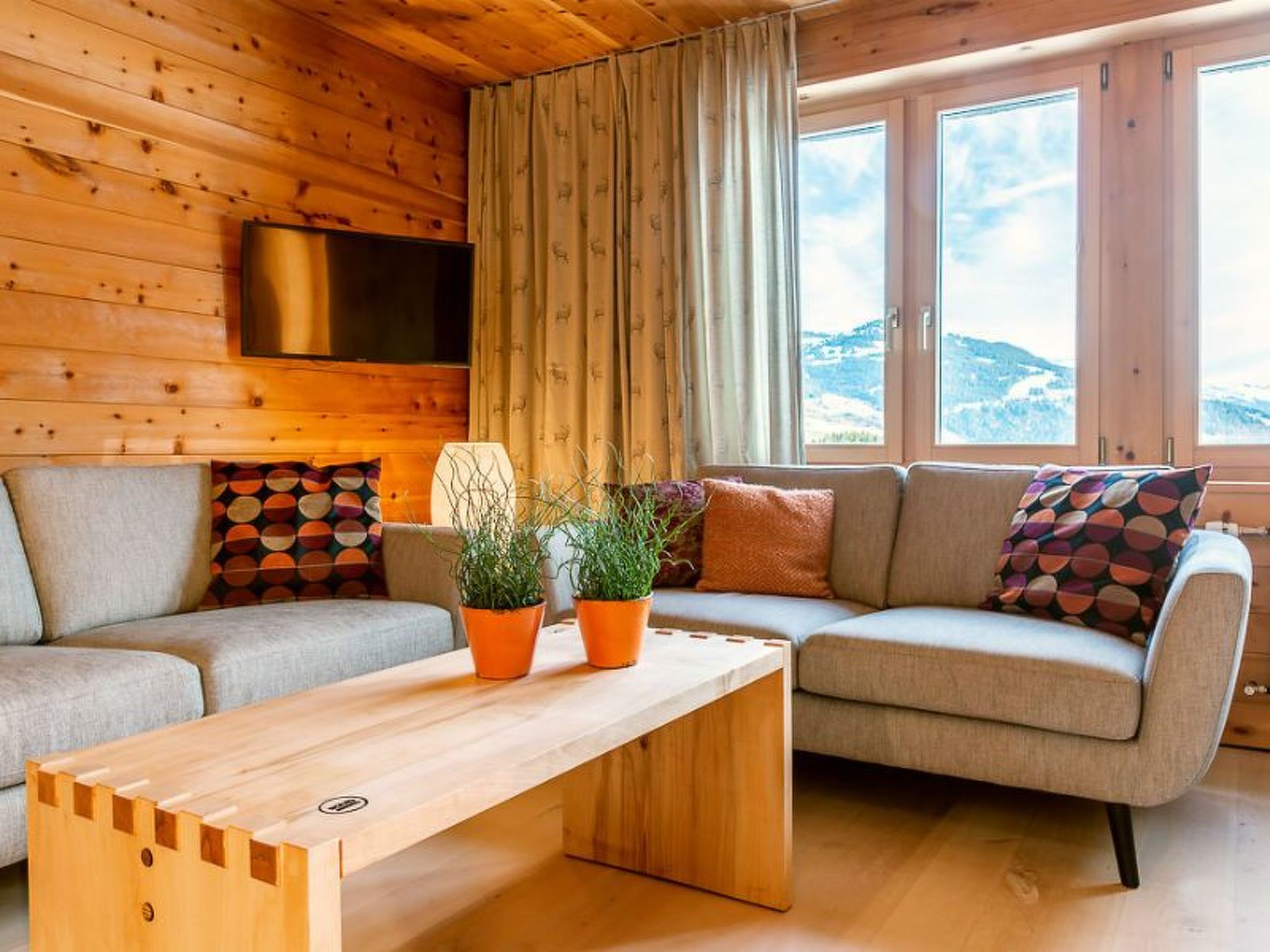 interhome-Ferienhaus Regan, Obersaxen-Valata, (Surcuolm), 38044B