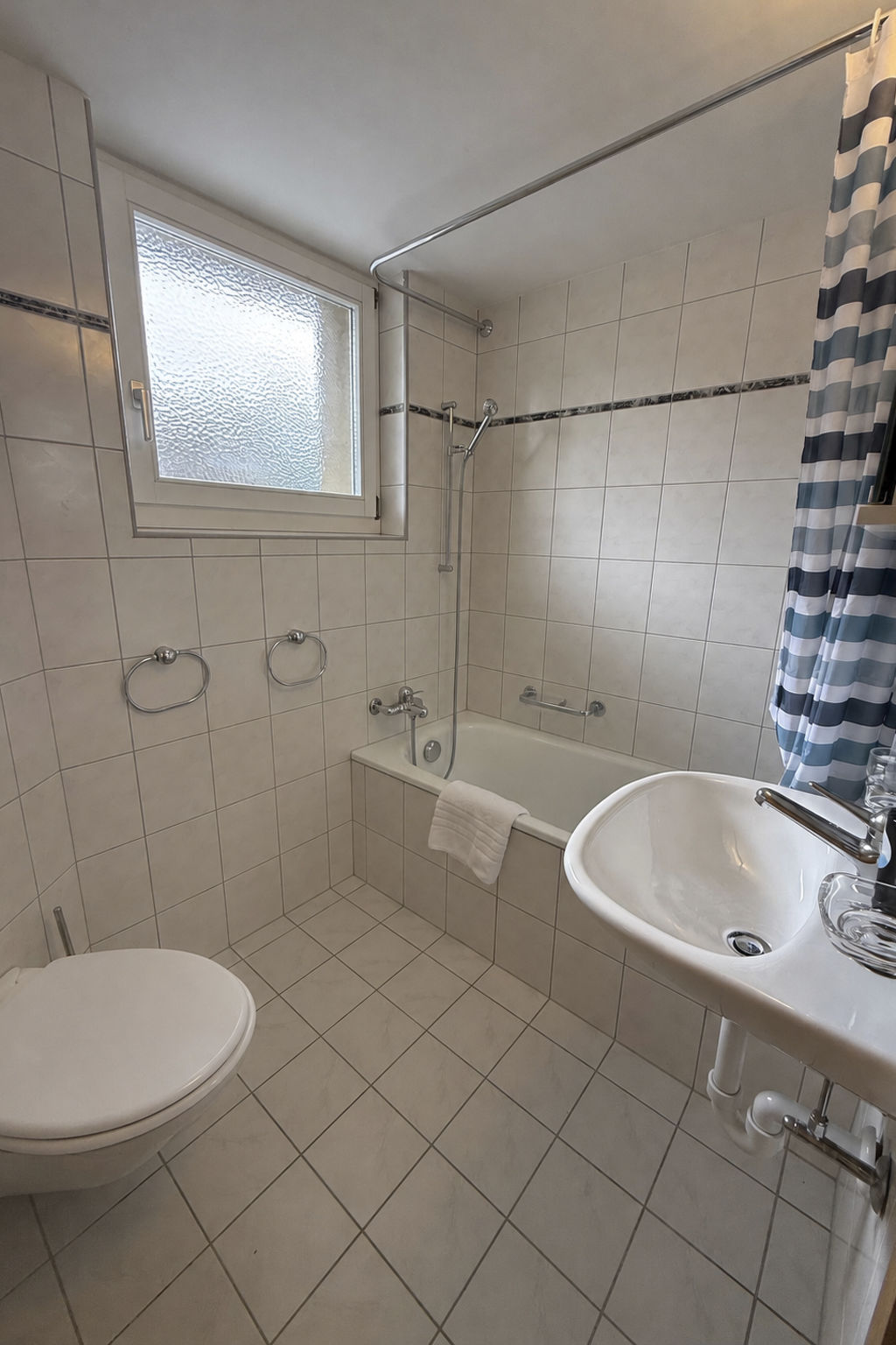 interhome-Hermann 3 by Arosa Holiday Appartement/Fewo, Dusche und Bad, WC, 8-Bettwohnung