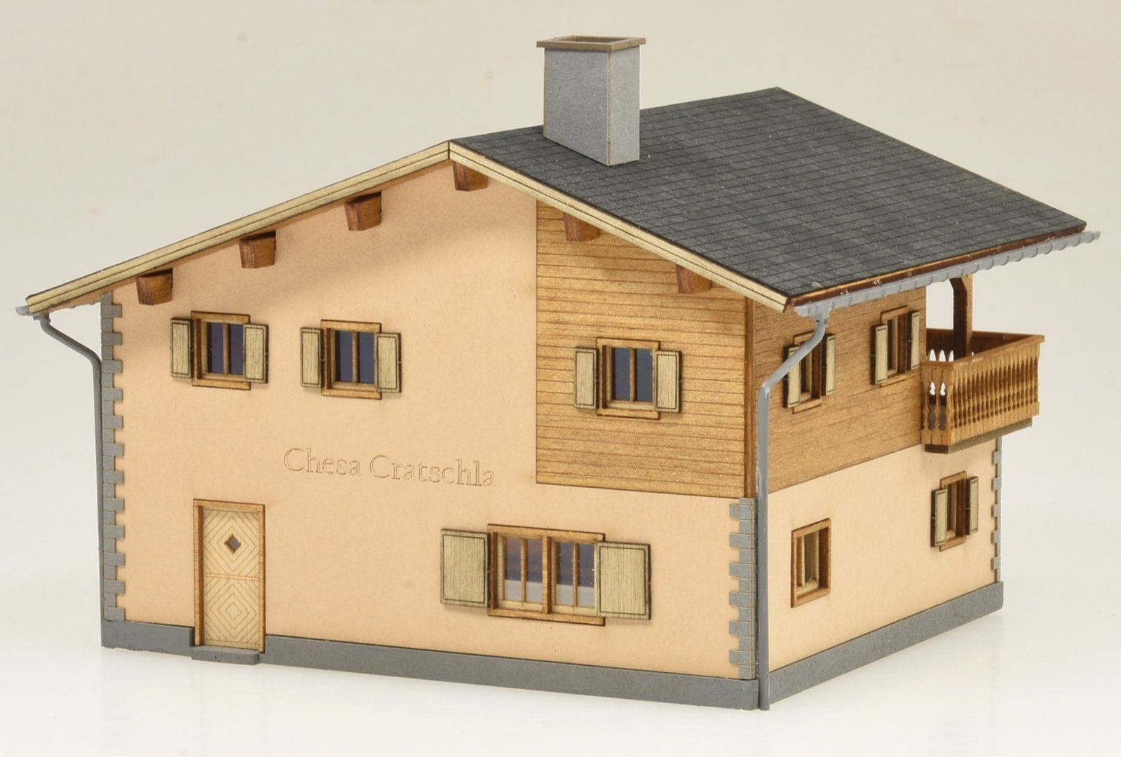 Modellbausatz Bündner Wohnhaus „Chesa Cratschla“ 1:87
