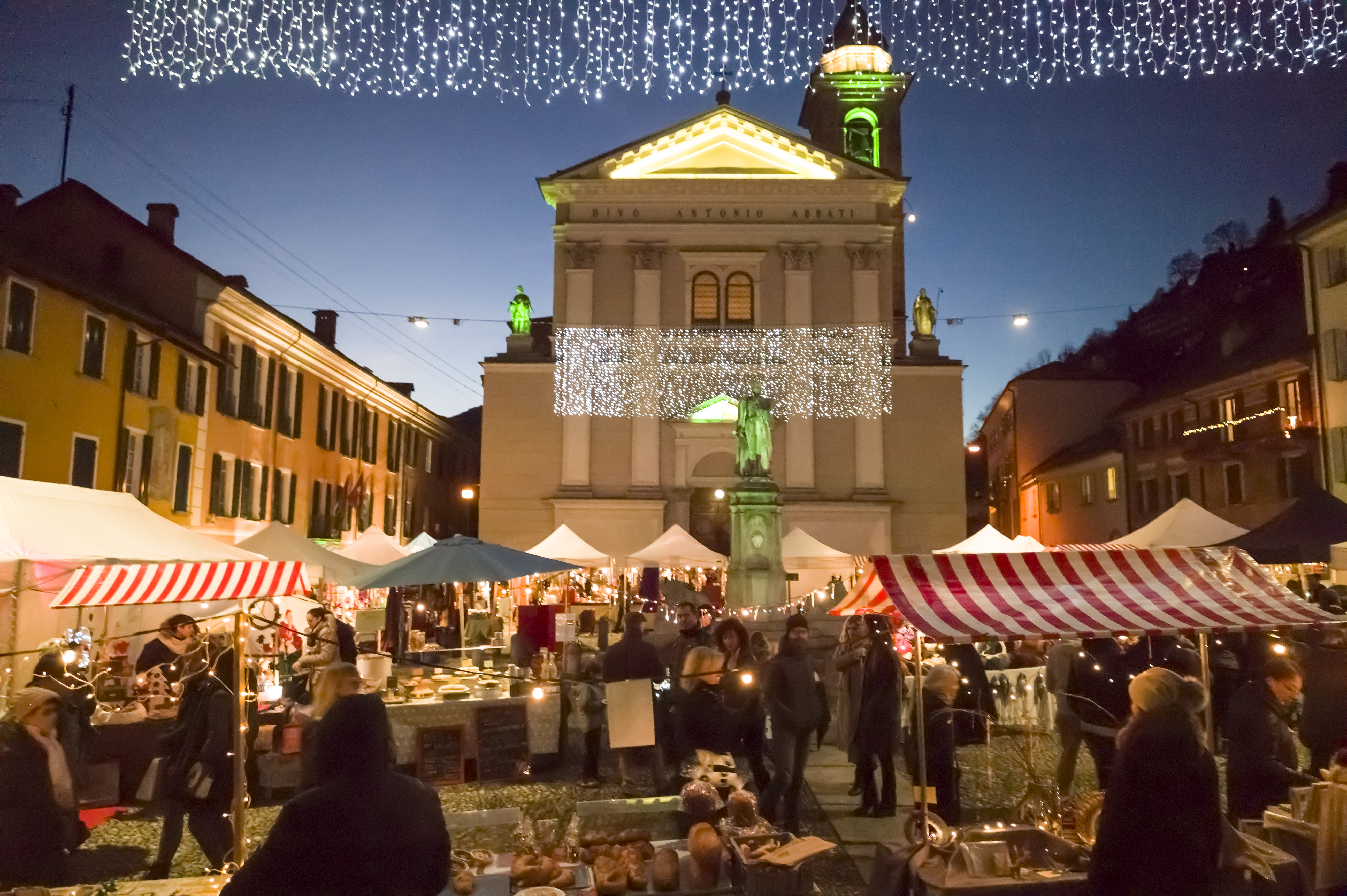 Weihnachtsmarkt Locarno - Treno Gottardo