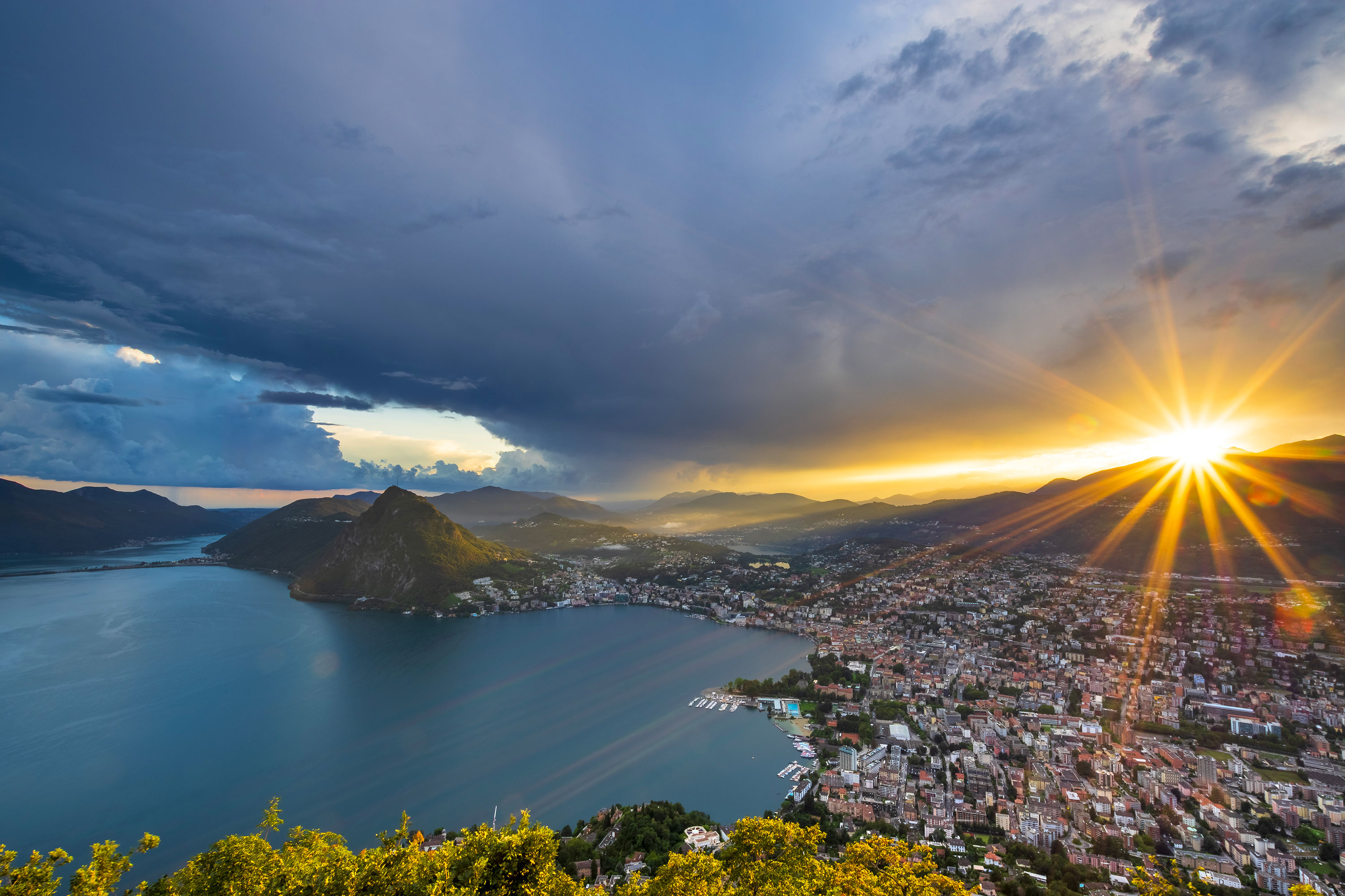 Aussicht auf Lugano vom Monte Brè