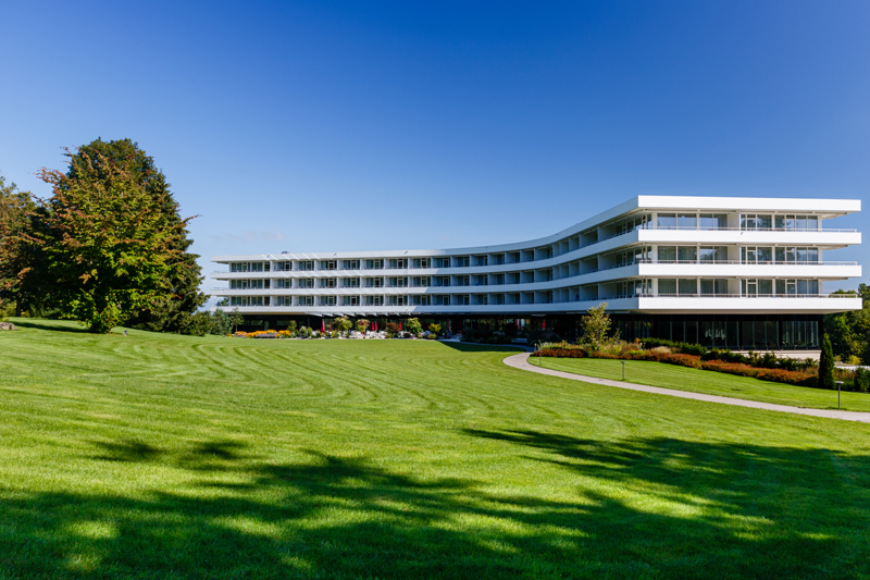 tomas-Oberwaid - Das Hotel. Die Klinik. - Aussenansicht