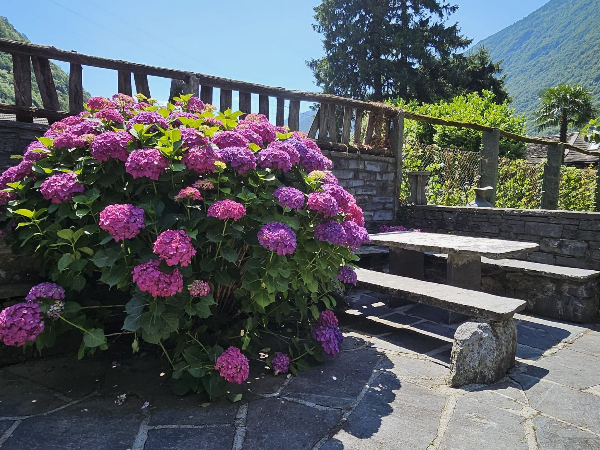 interhome-Rustico La Rocca