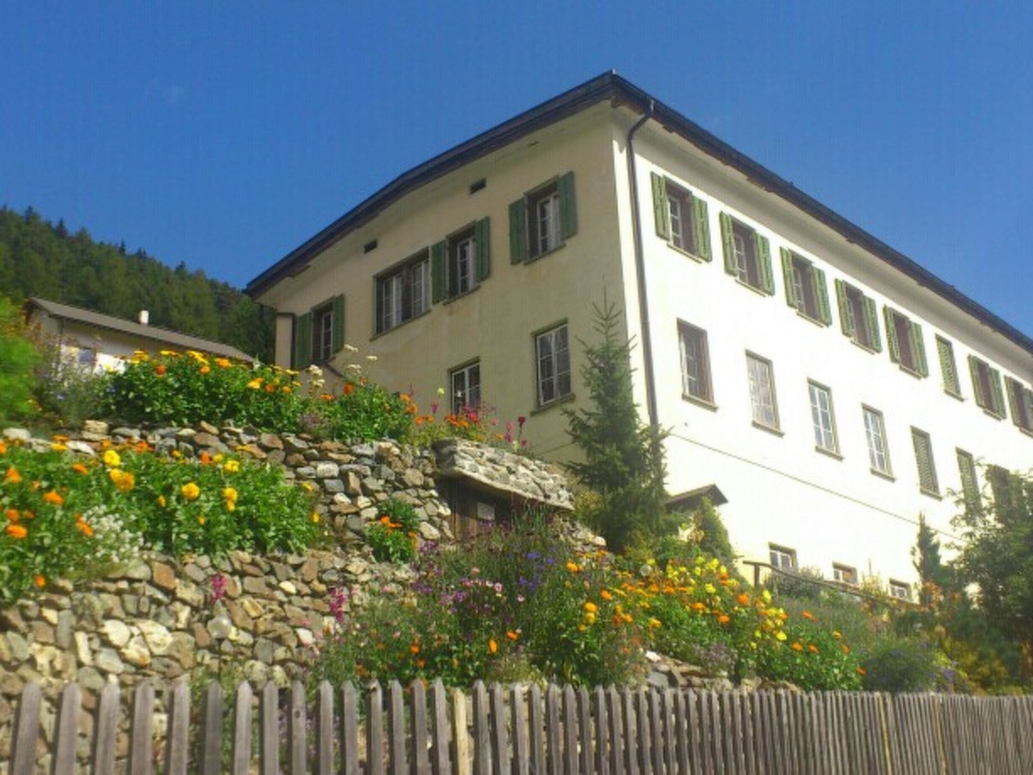 interhome-Zollhaus, (Vnà)