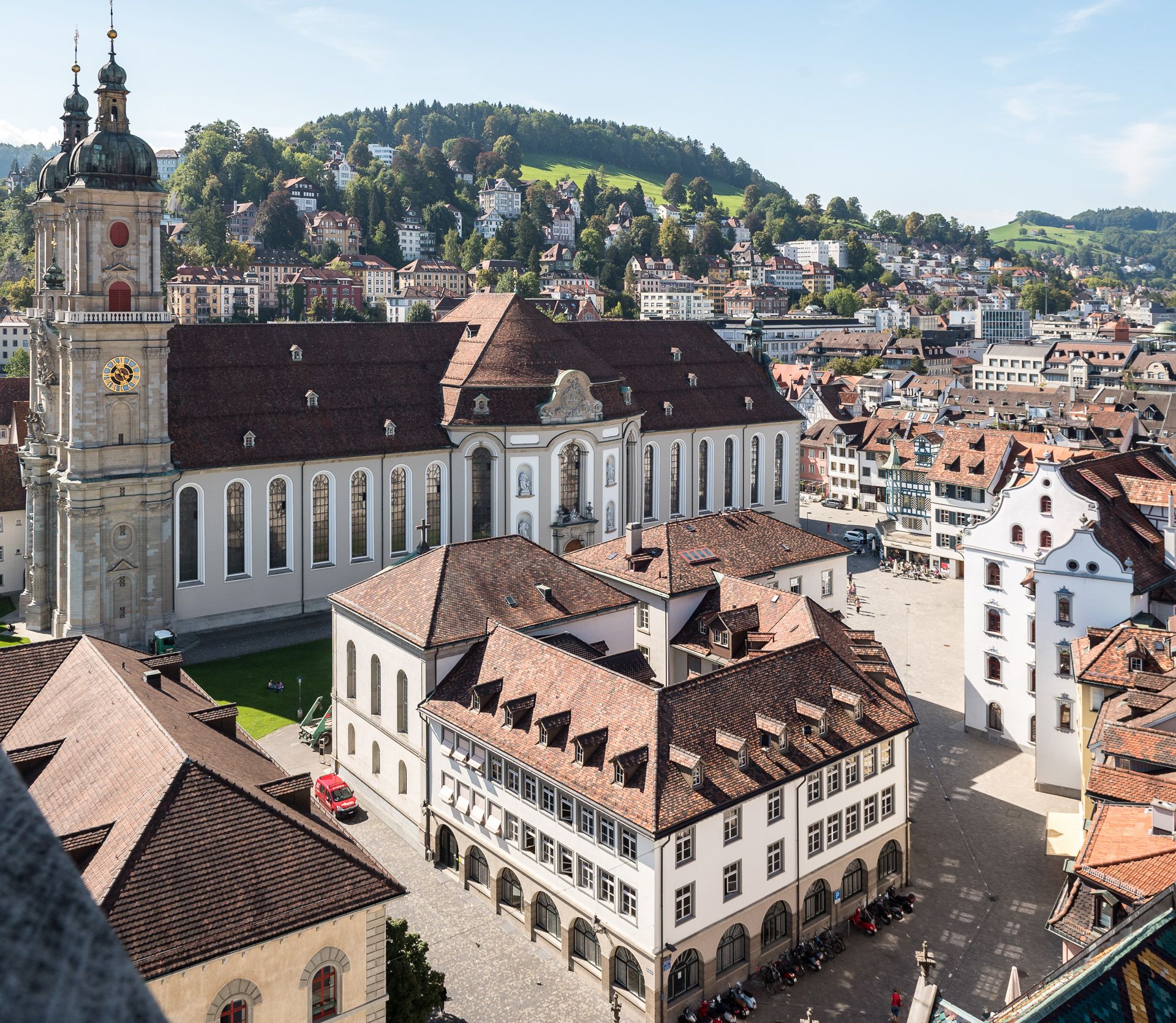 Stiftsbezirk St. Gallen mit barocker Kathedrale und Altstadt – UNESCO-Weltkulturerbe im Herzen der Stadt.