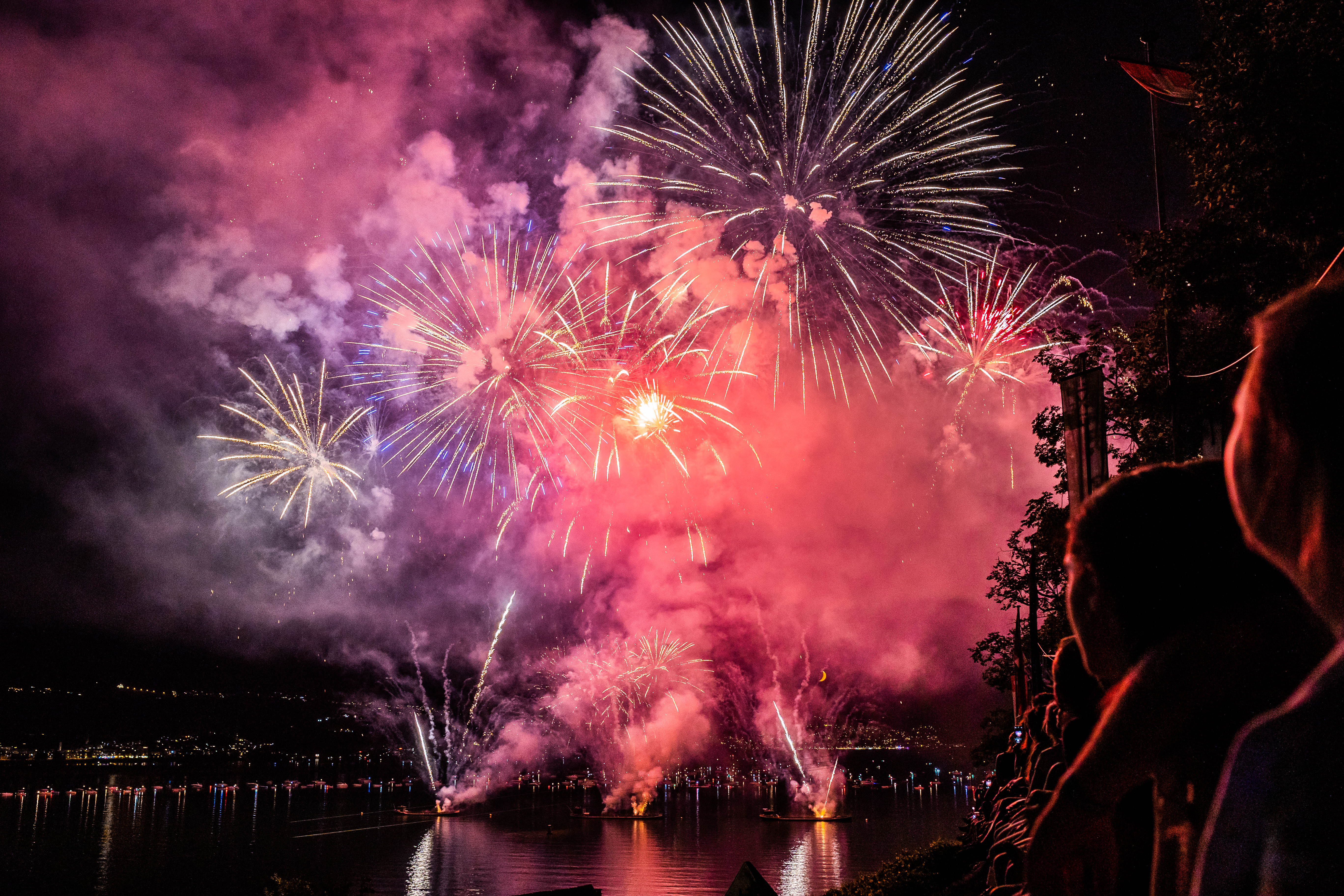 Buntes Feuerwerk am Seenachtsfest Rapperswil Jona