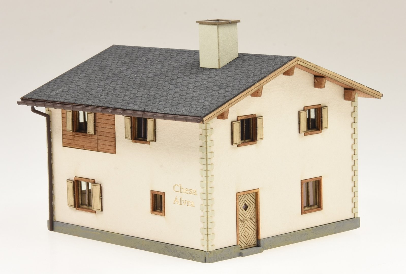 Modellbausatz Bündner Wohnhaus "Chesa Alvra" 1:87 2