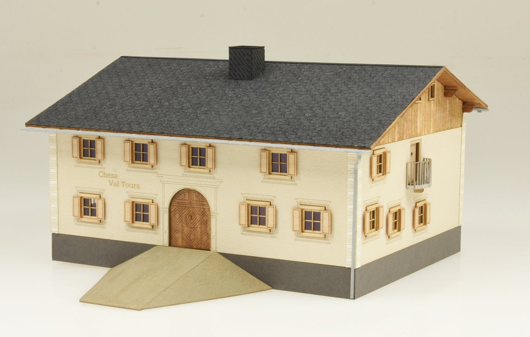 Modellbausatz Bündner Wohnhaus „Chesa Val Tours“ 1:87 2