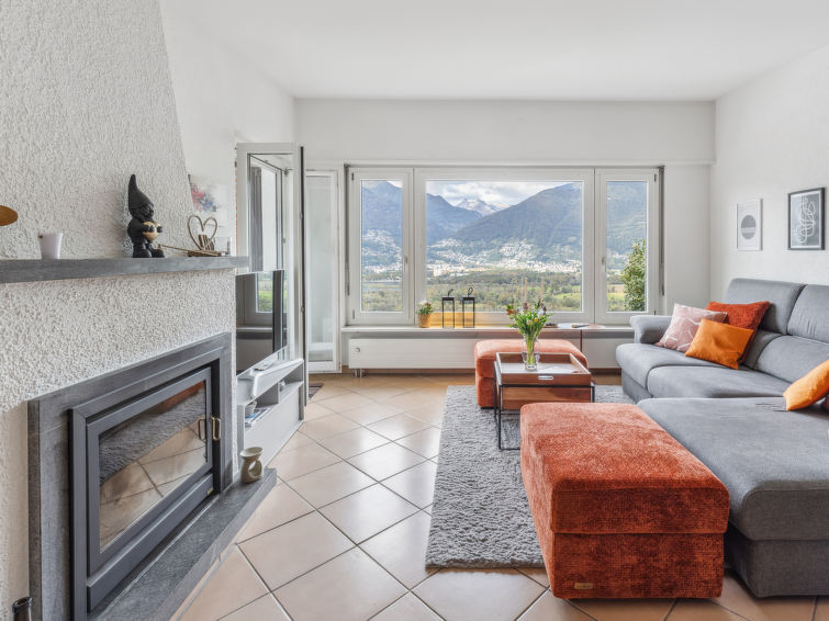 interhome-Villetta Felice mit Pool