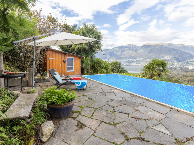 interhome-Villetta Felice mit Pool