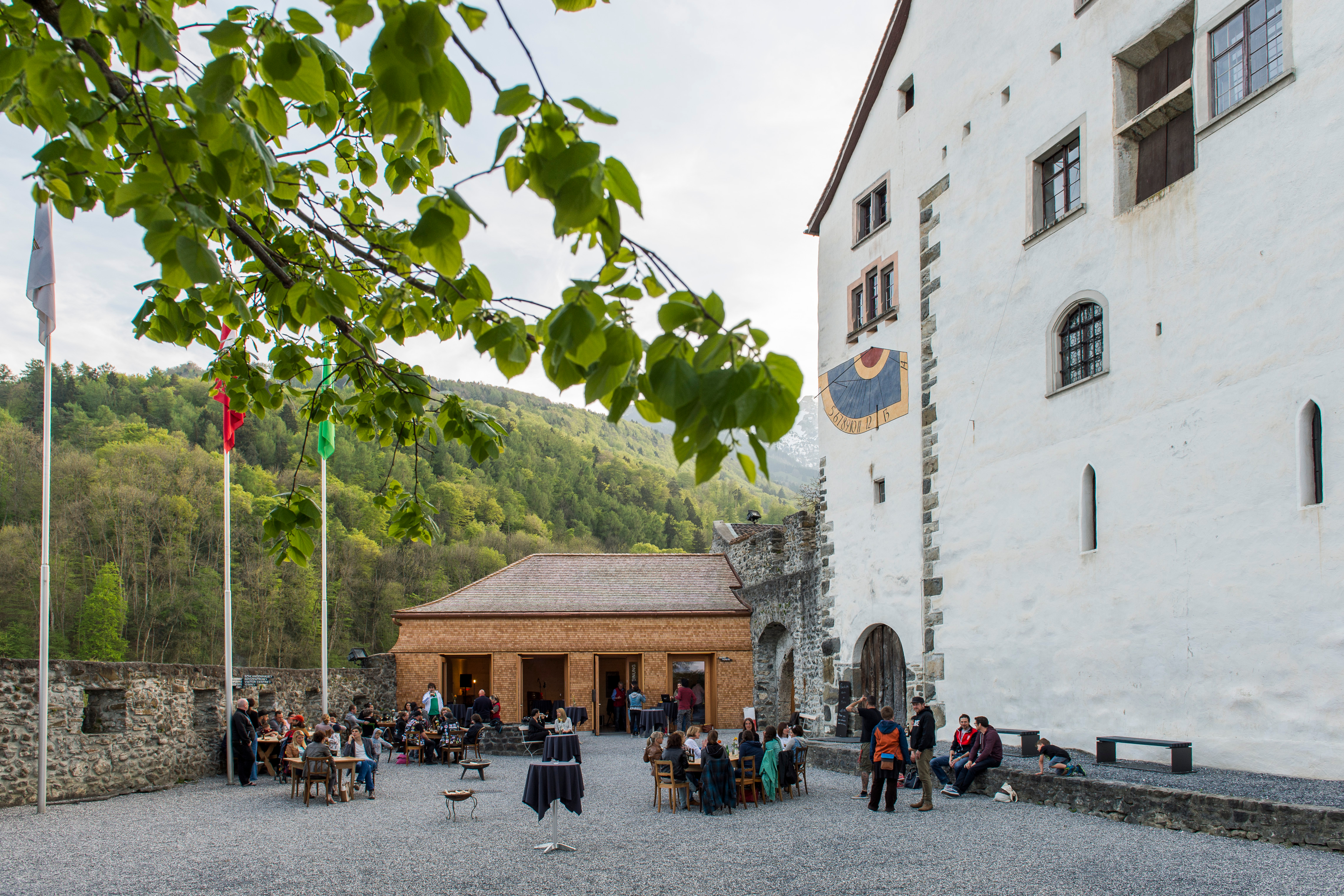 Schloss Werdenberg Sommer-Hit Bistro