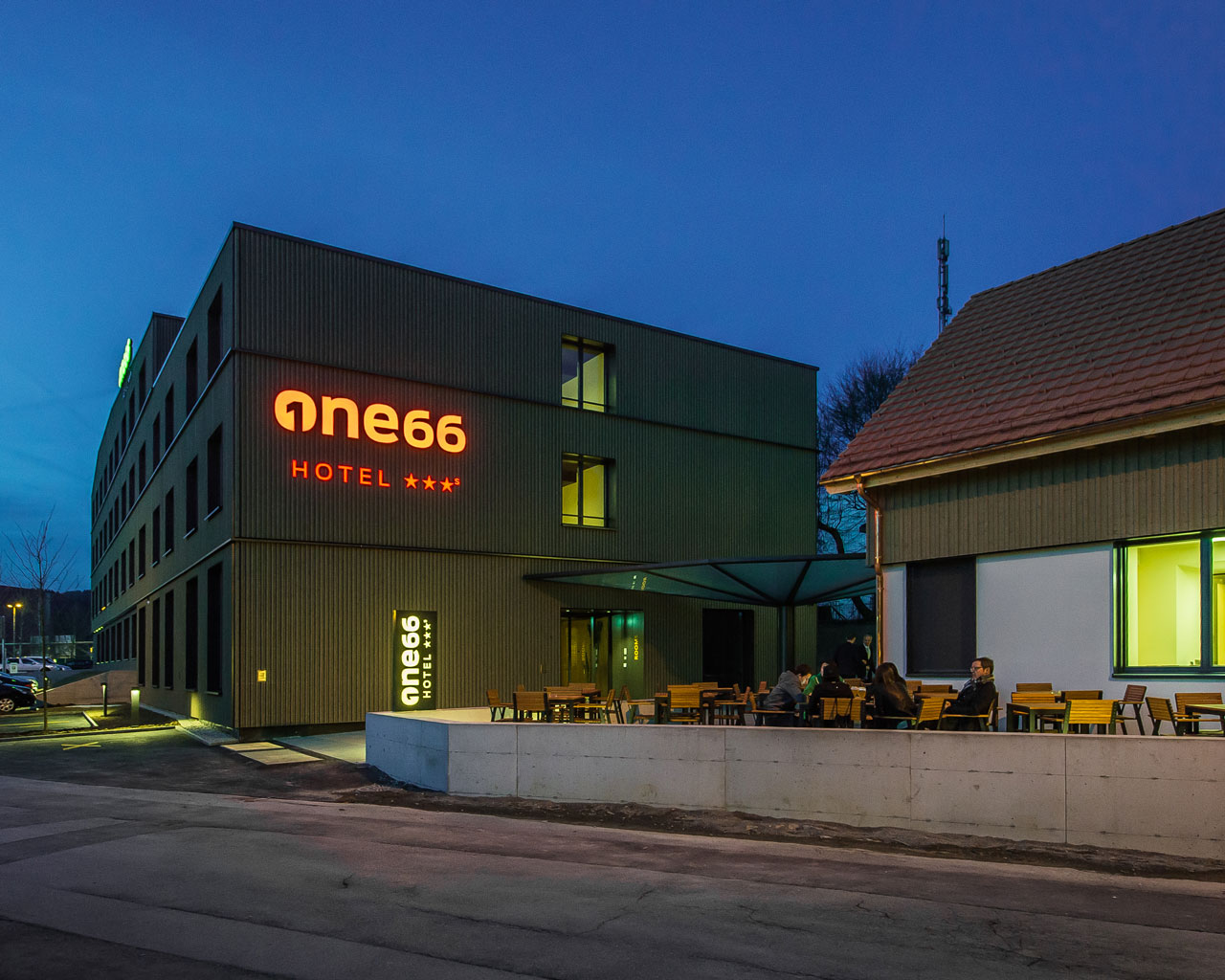 tomas-Hotel one66
