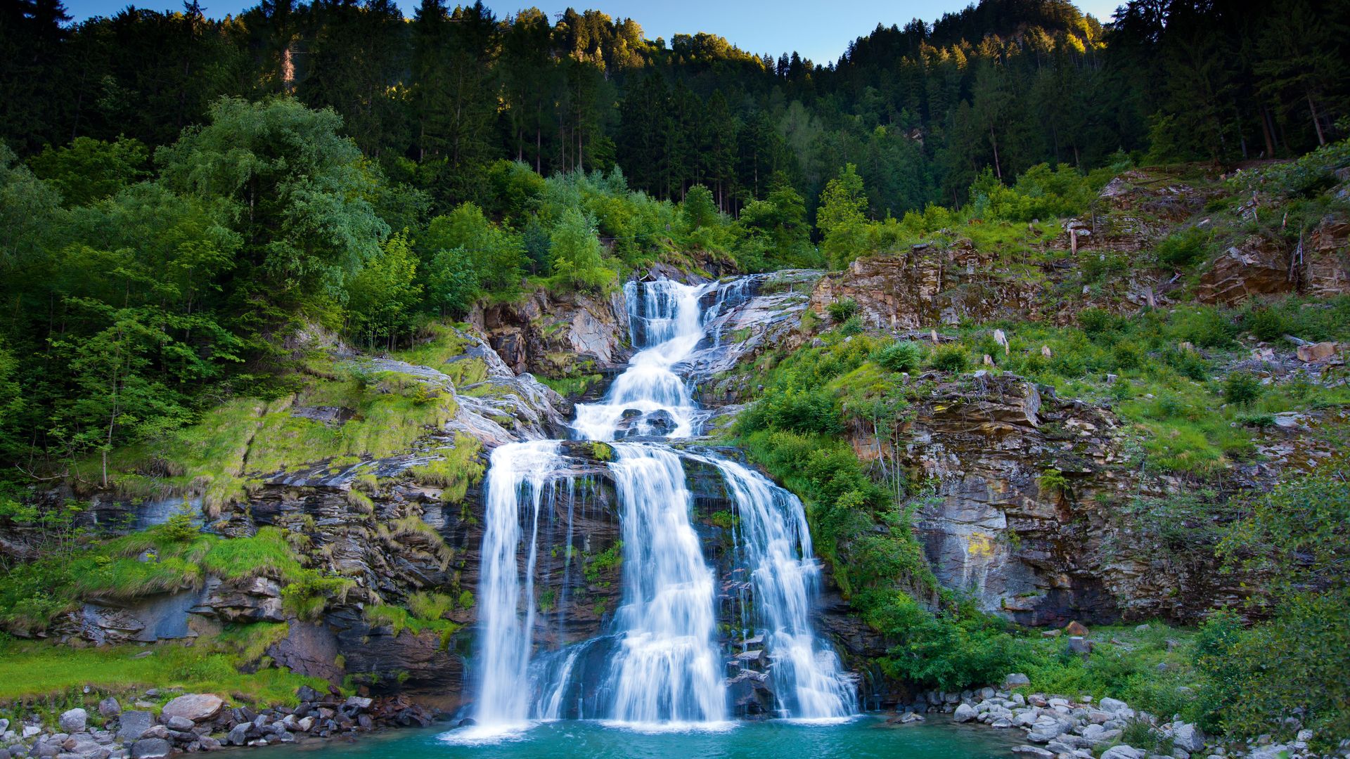 Piumogna Wasserfall in der Leventina 