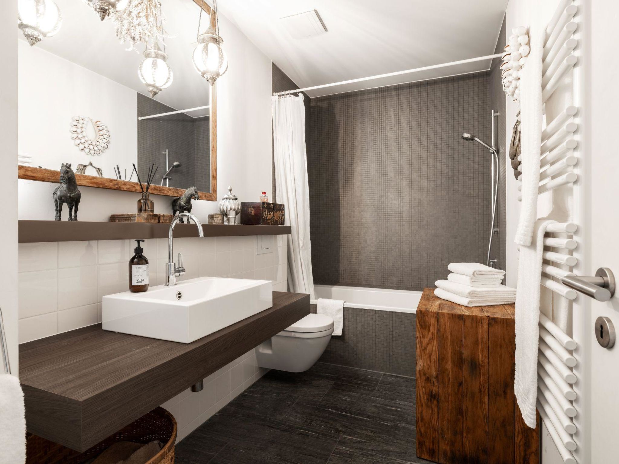 interhome-Church Hill by Arosa Holiday Appartement/Fewo, Dusche und Bad, WC, 6-Bettwohnung