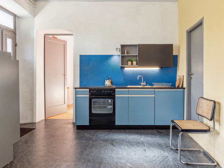 interhome-Egner- Apt.Steintisch