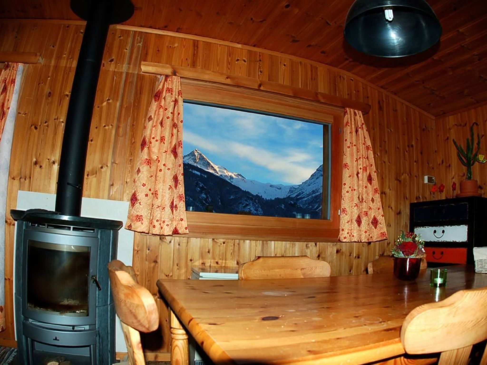interhome-"Base Camp Evolène"