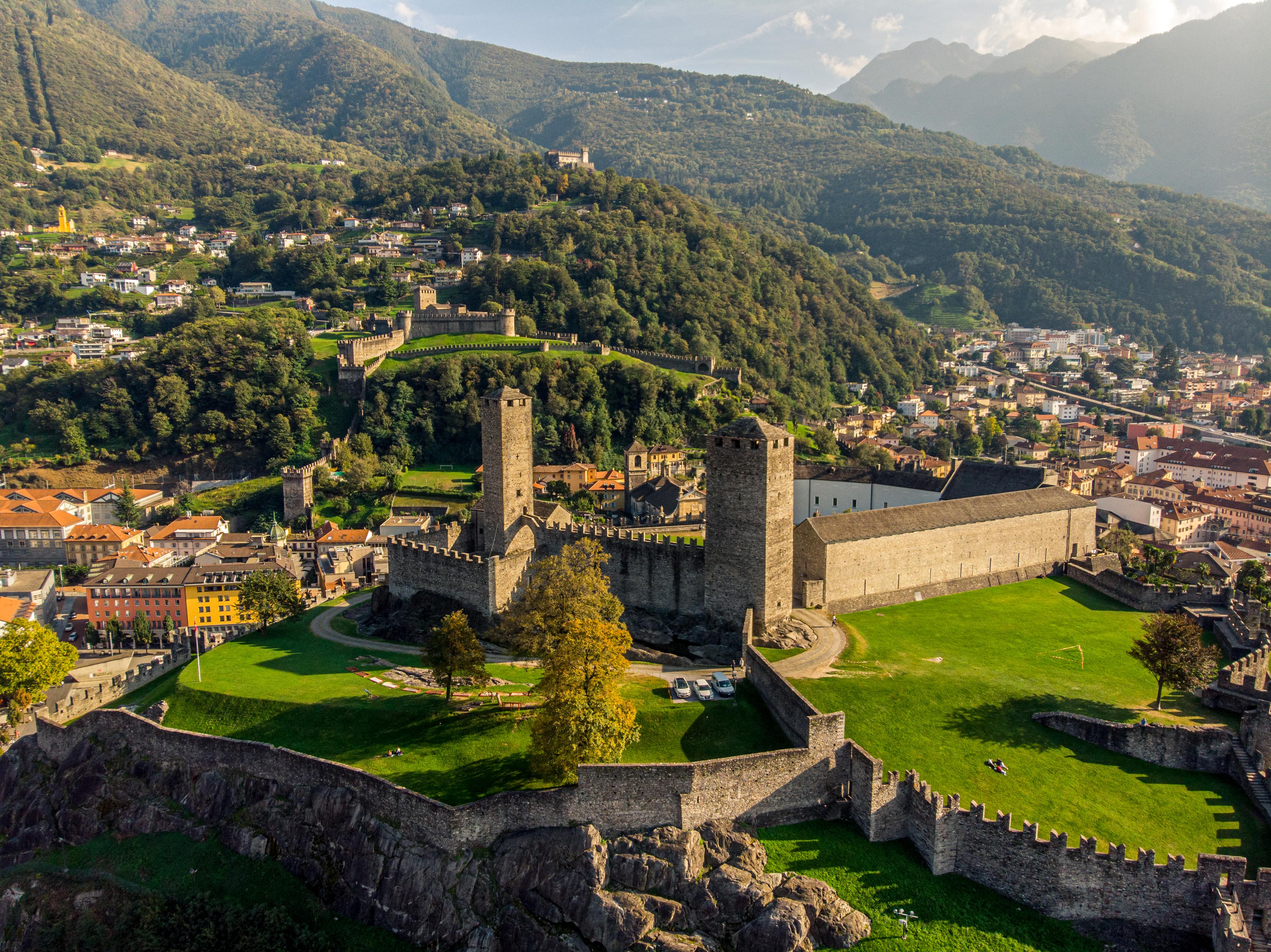 mys-Bellinzona Package - Giro d'Italia 2026 Stage-Bellinzonese e Alto Ticino Turismo - Castelgrande  (2)-min.jpg