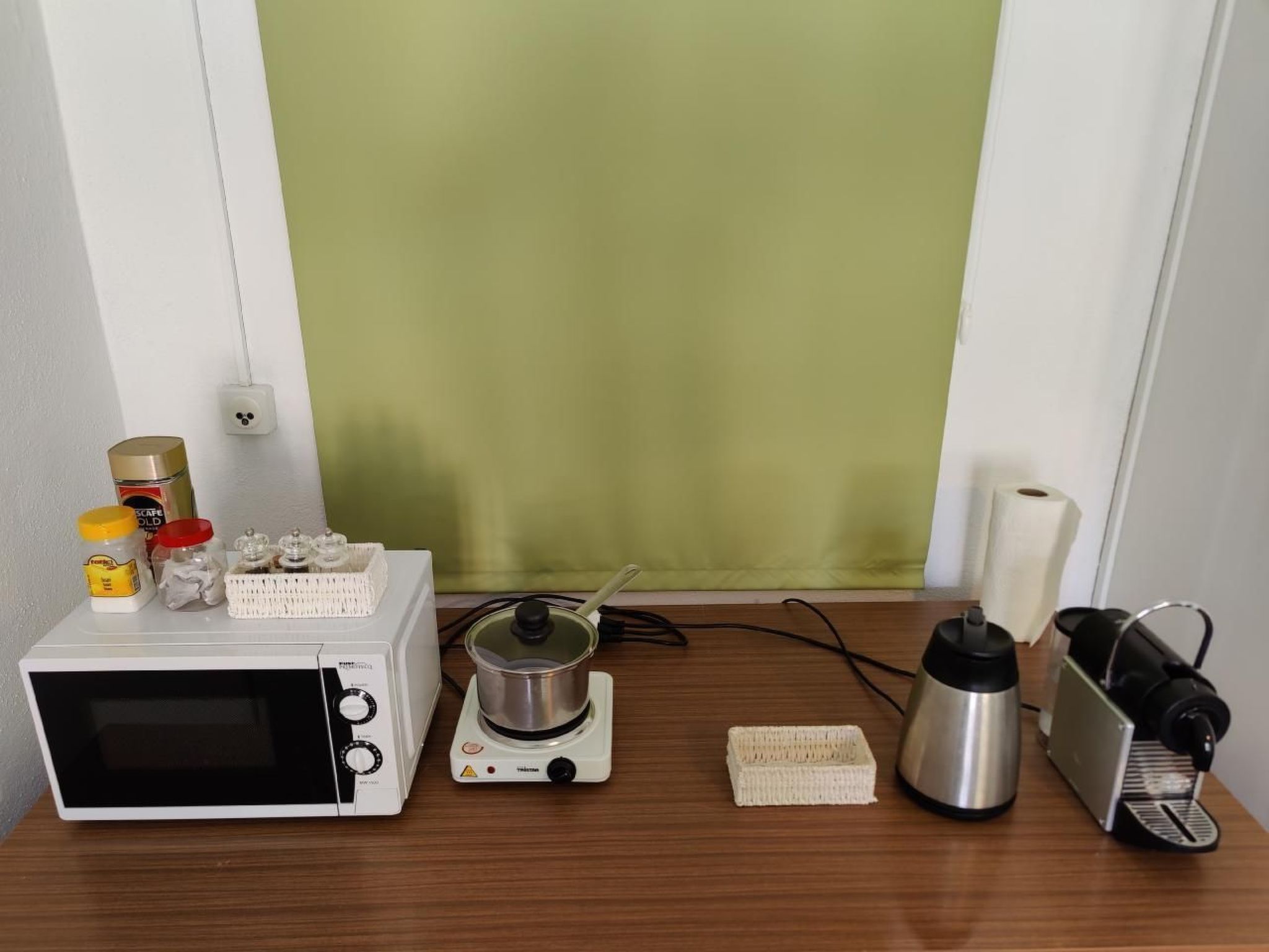 interhome-Studio mit Bad und Kitchenette