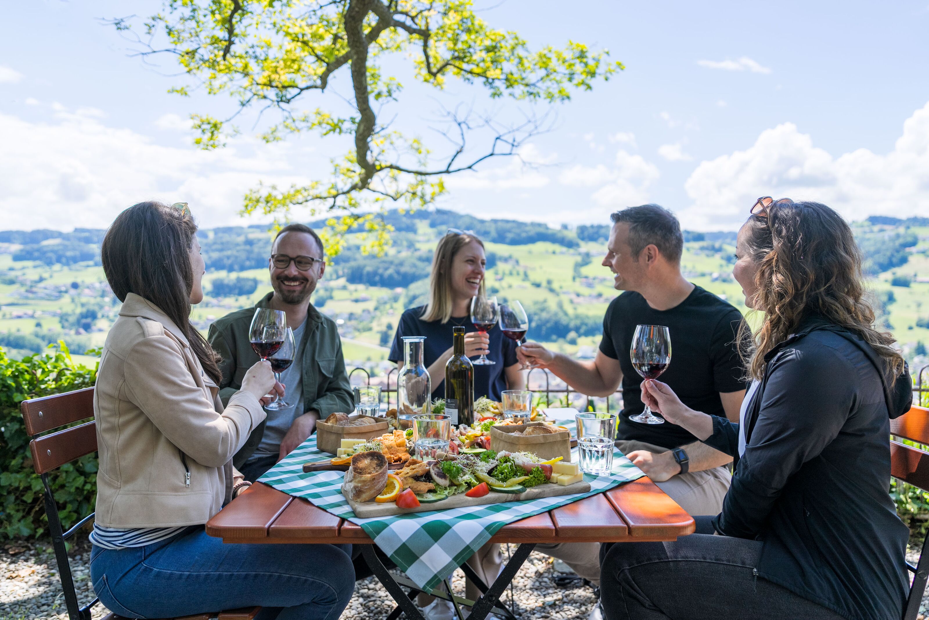 mys-Degustazione di vini alla tavola Steinig di Thal seguita da uno spuntino Brettl-import_38a48c50-0a8c-4486-a436-87ab8d6ba861.jpg