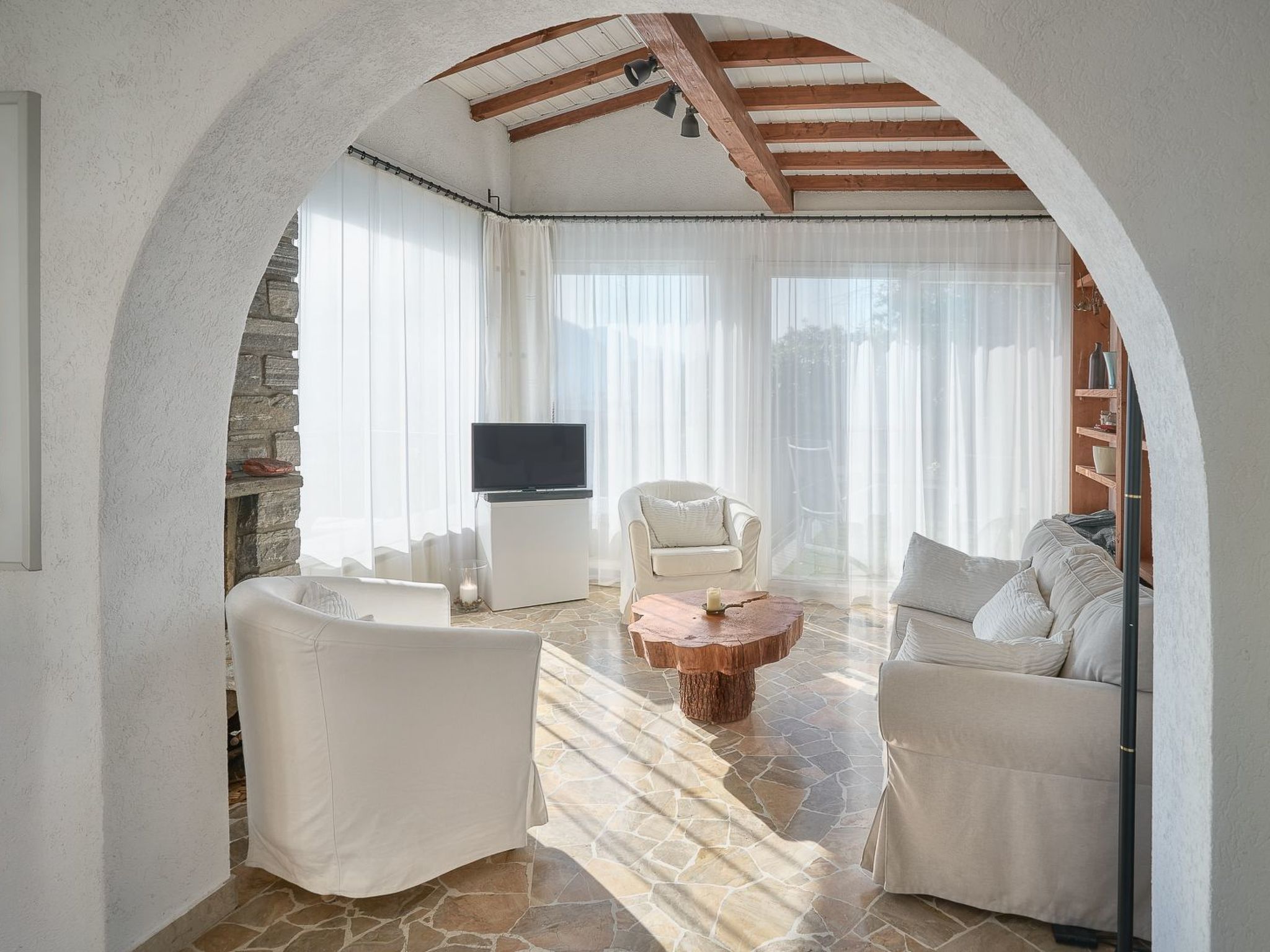 interhome-Casa Agnese - Eine Oase der Ruhe am Luganersee