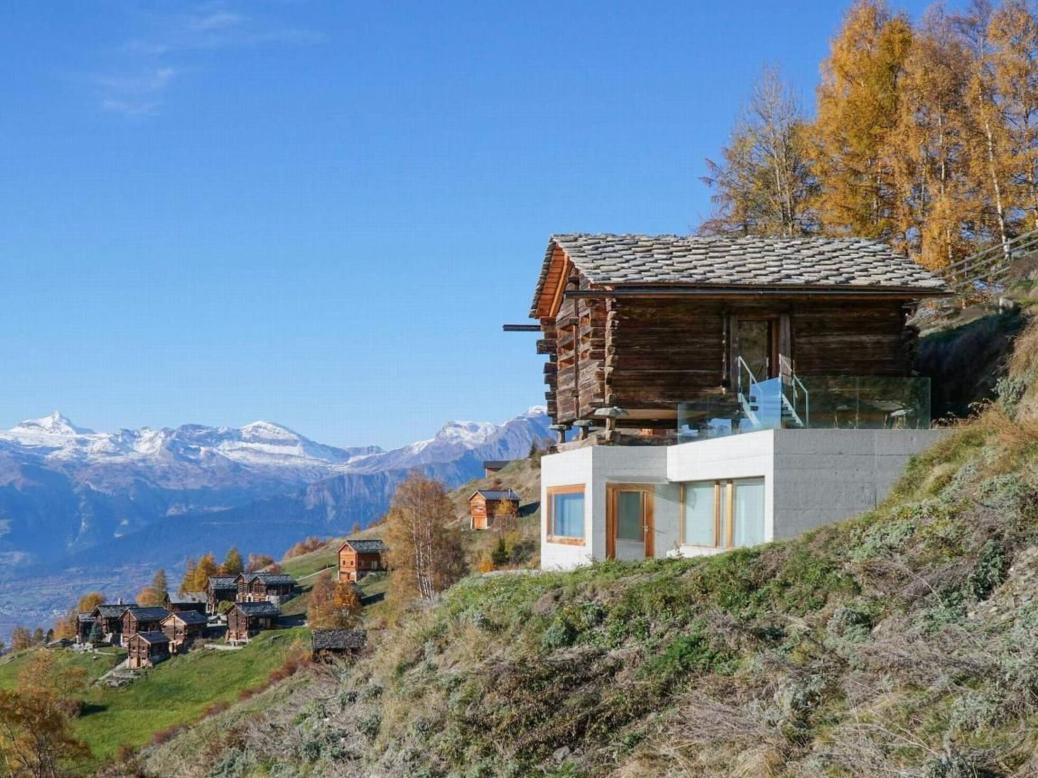 interhome-Exklusives Architektur-Chalet in toller Lage