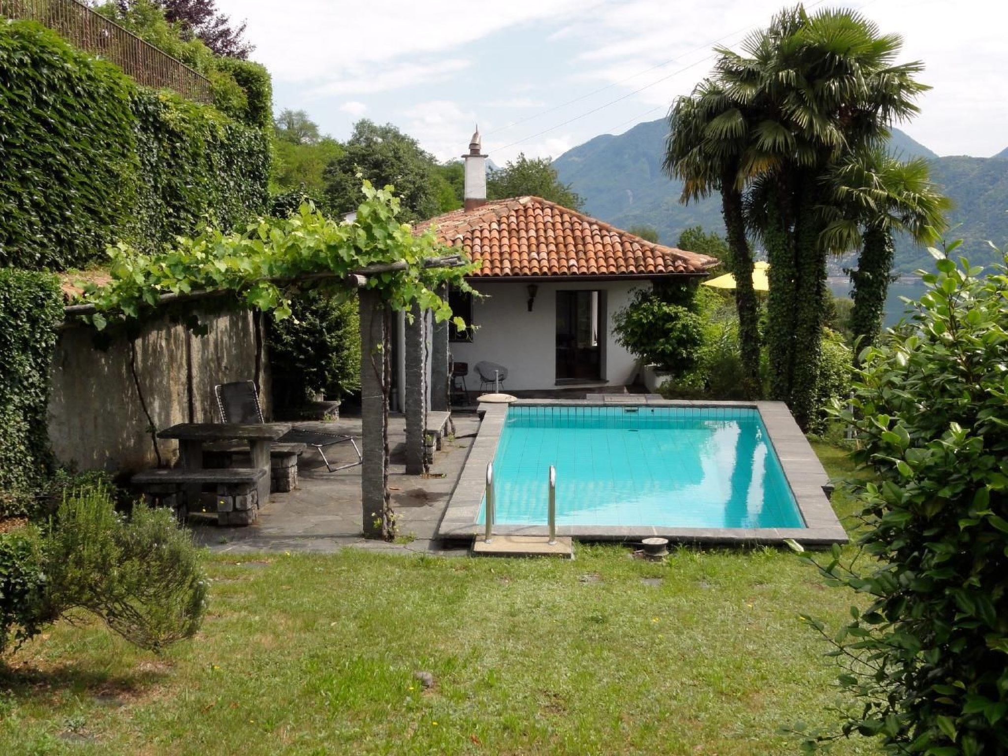 interhome-Casa Ranica mit Pool