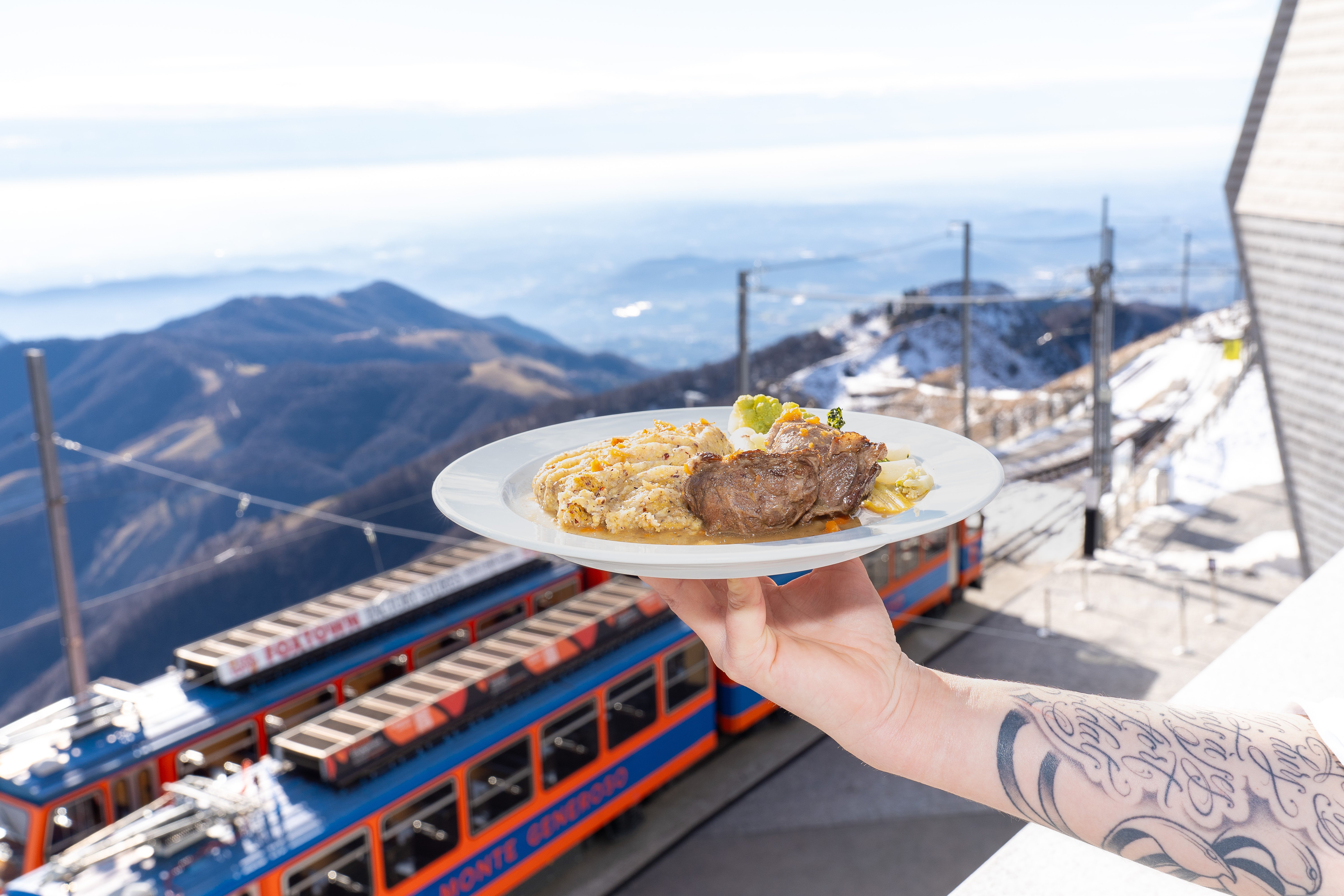 mys-Monte Generoso: Offerta Treno+Pasto-Zugfahrt + Mahlzeit Angebot