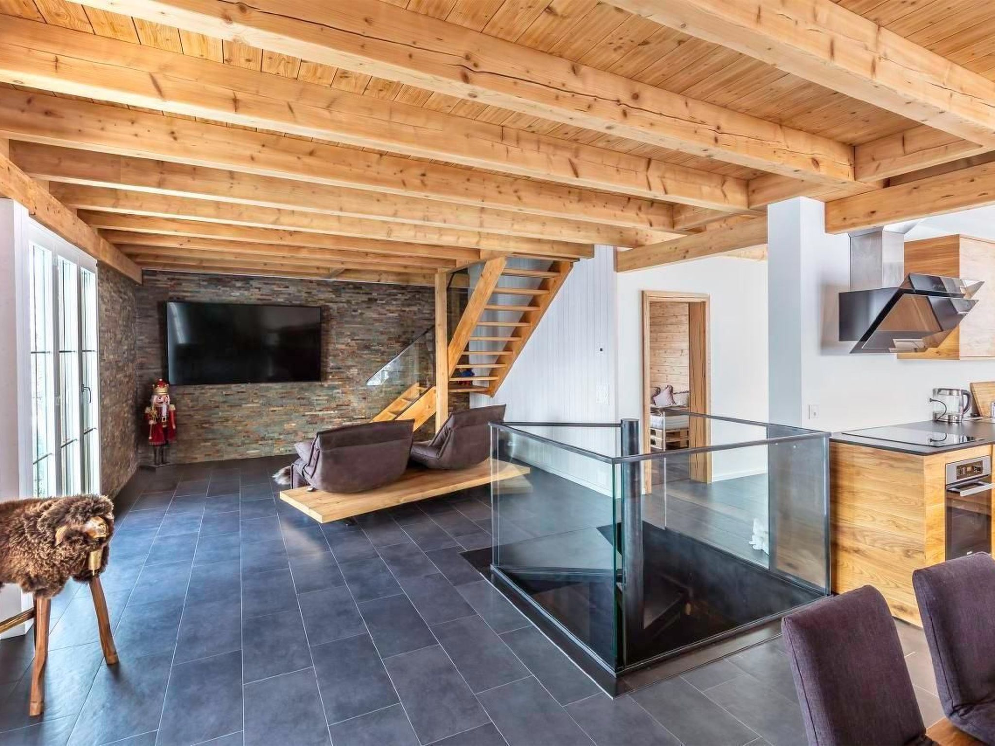 interhome-Wunderschönes Luxus-Chalet mit Seesicht