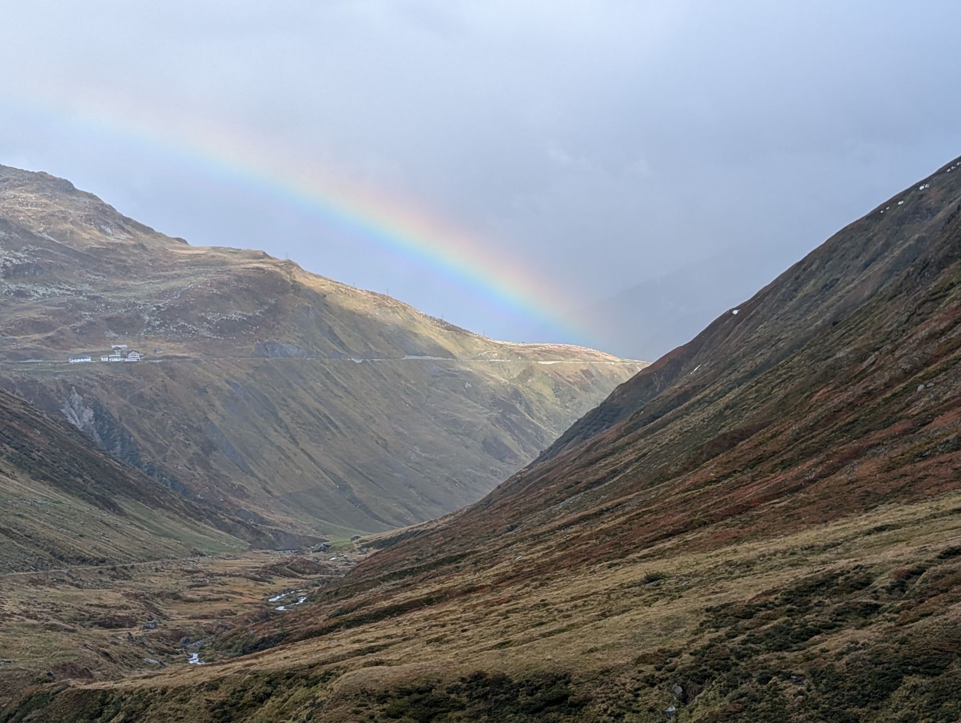 DFB-Regenbogen über Tiefenbach