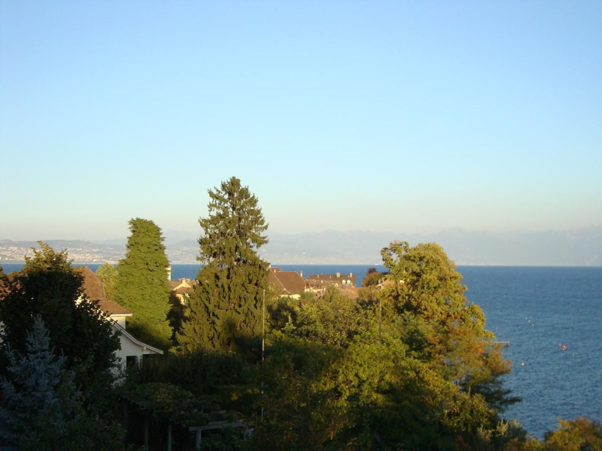 interhome-Chalet am See in St-Prex