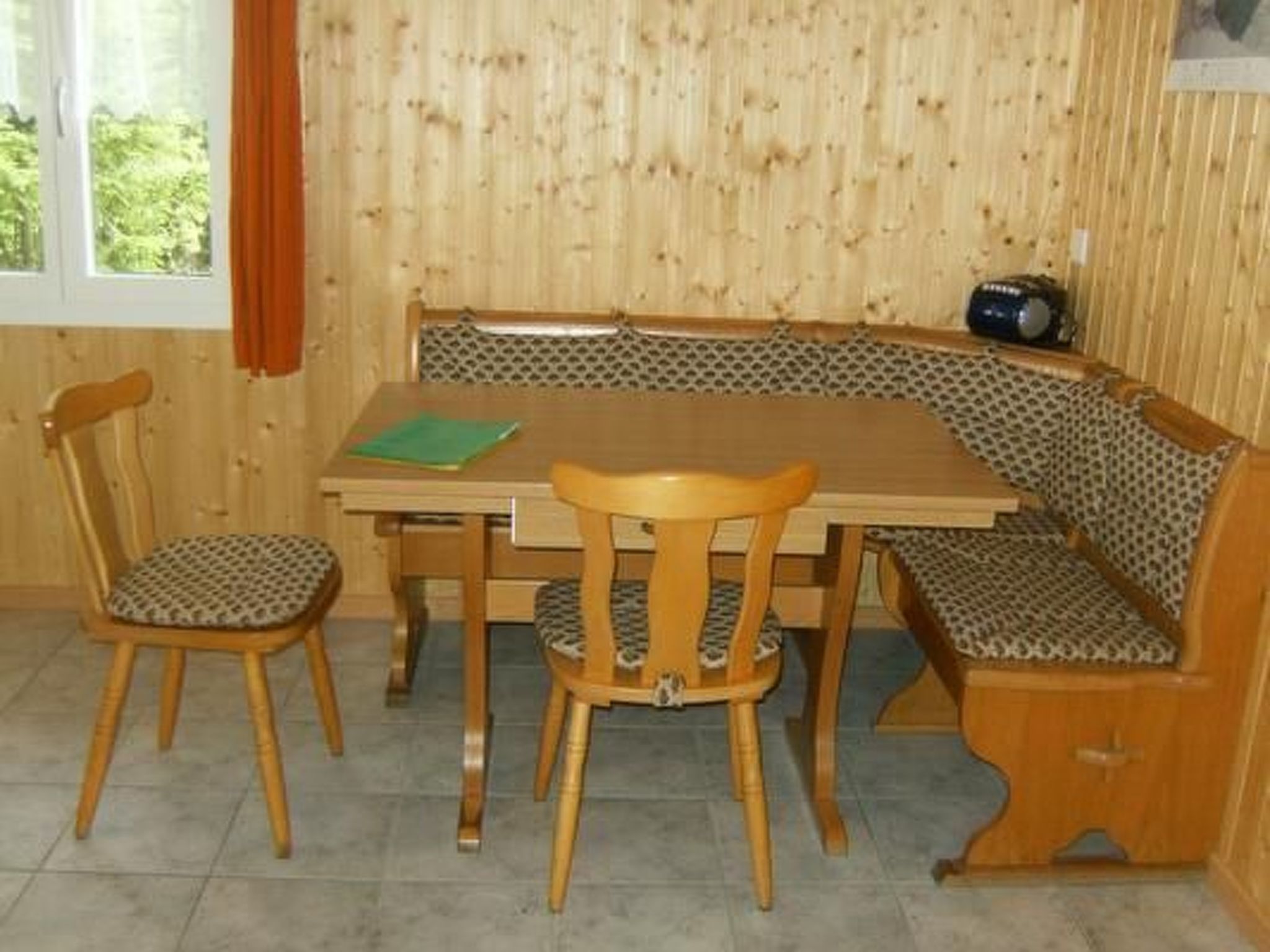 interhome-Ferien im grünen rechts